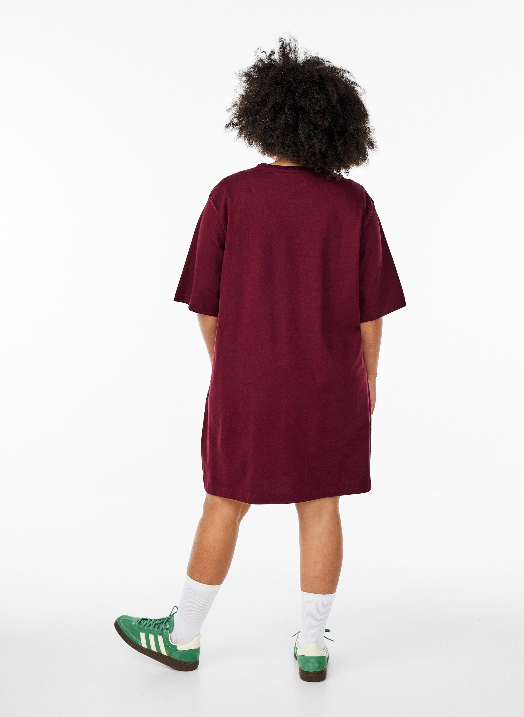 Zizzi Robe t-shirt en coton jusqu'aux genoux, Bordeaux, Model image number 2