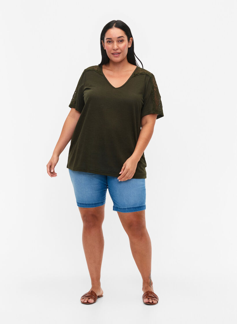Blouse à manches courtes avec dentelle et col en V, Forest Night, Model image number 2