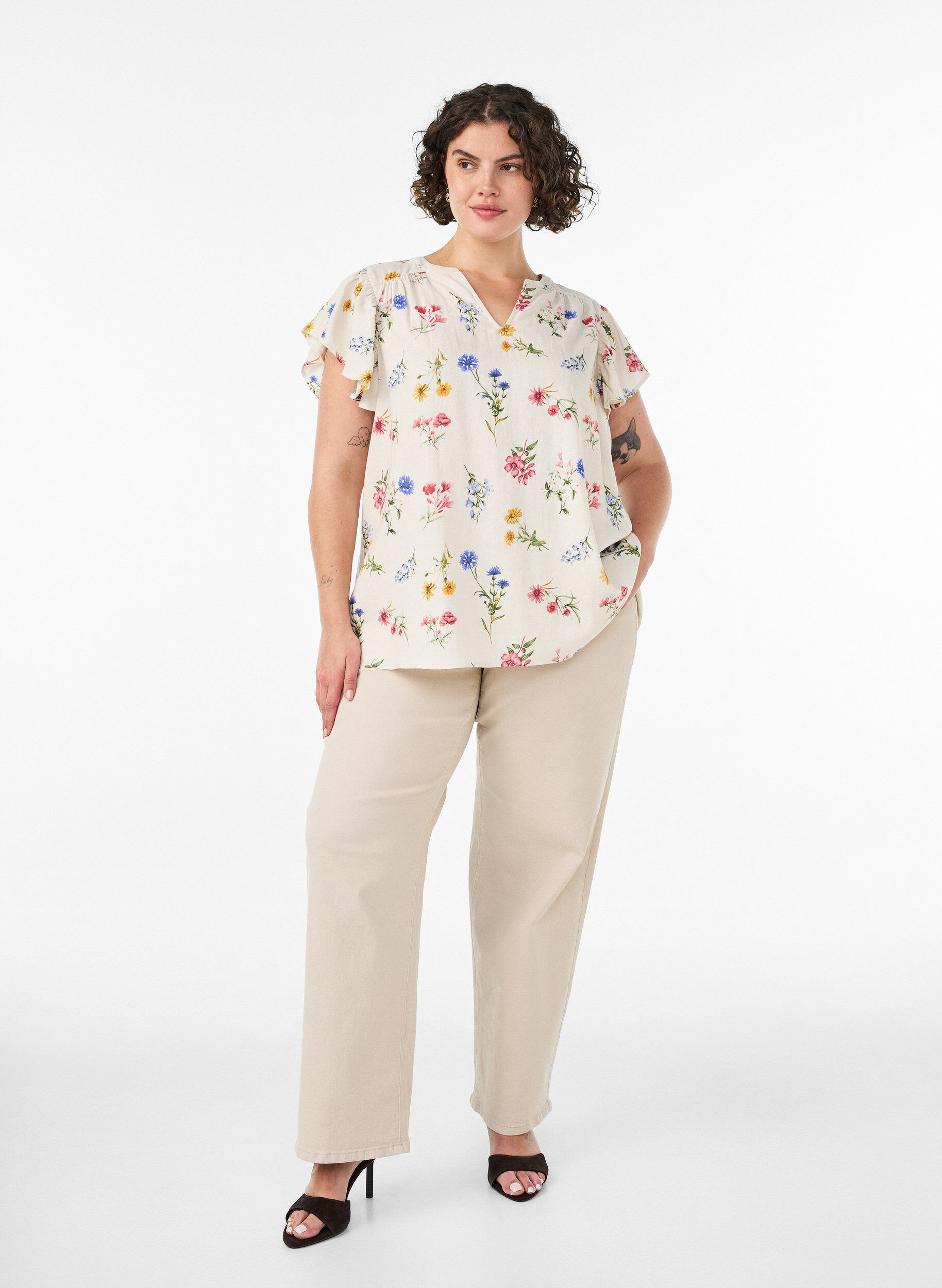 ZizziBlouse en viscose et lin avec manches &agrave; volants, Beige, Model image number 1