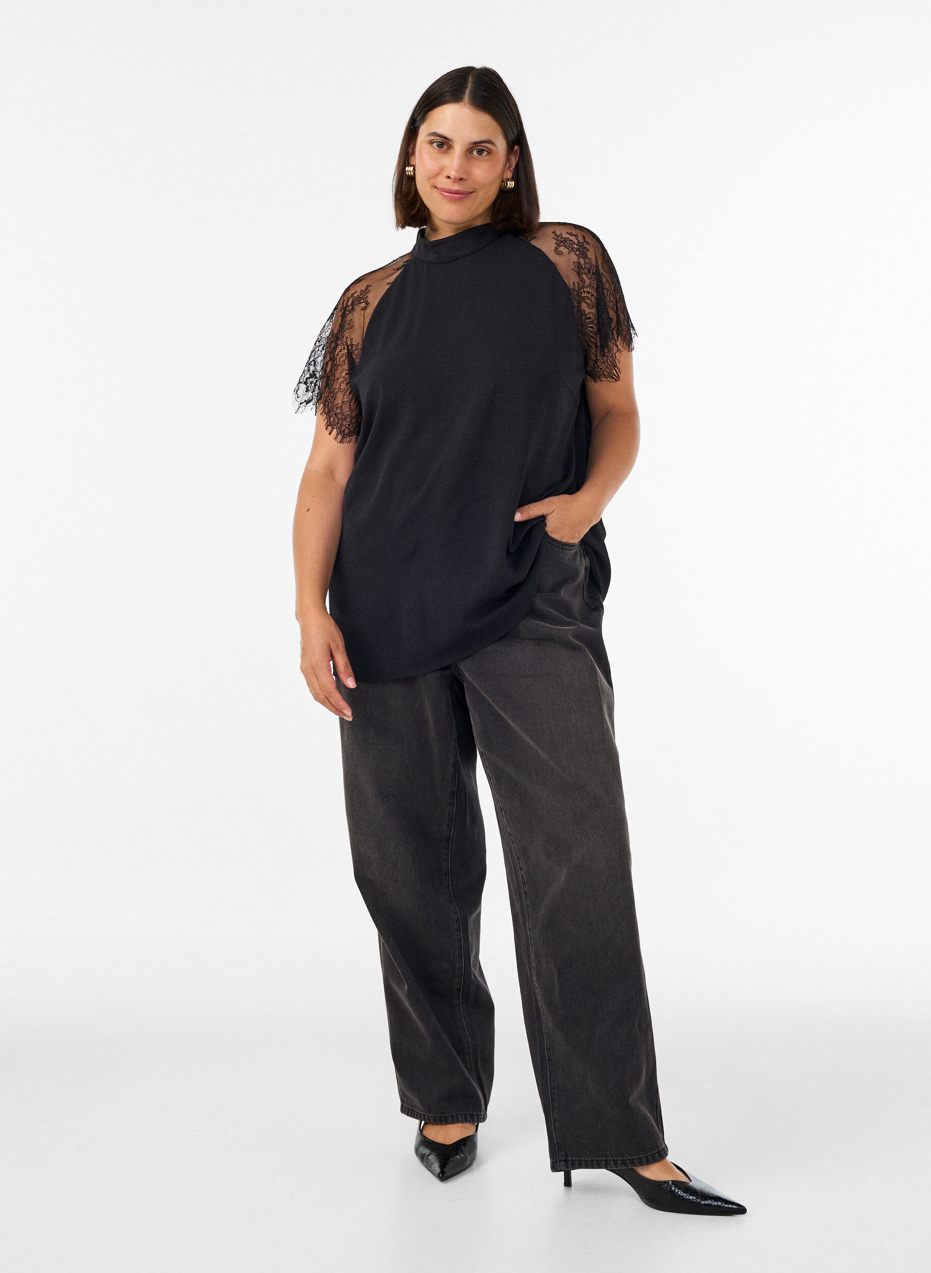 ZizziBlouse &agrave; col montant avec manches courtes en dentelle, Noir, Model image number 1