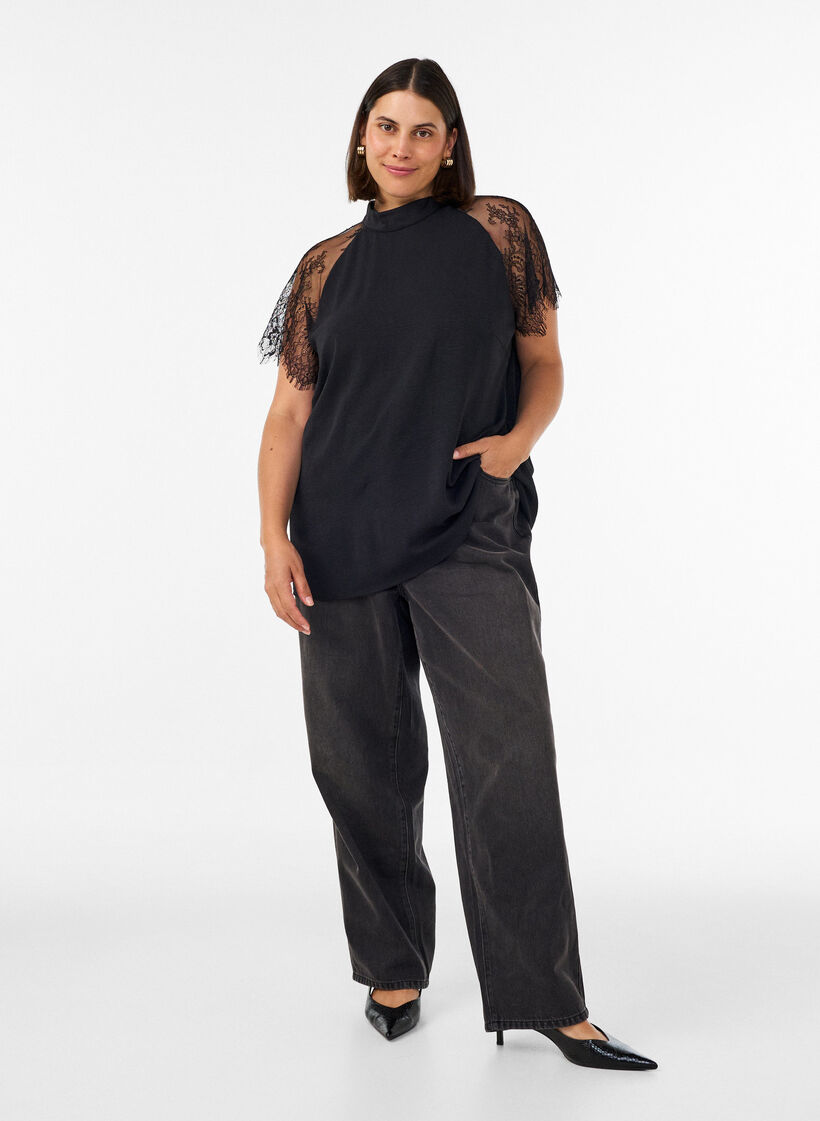 Blouse &agrave; col montant avec manches courtes en dentelle, Noir, Model image number 1