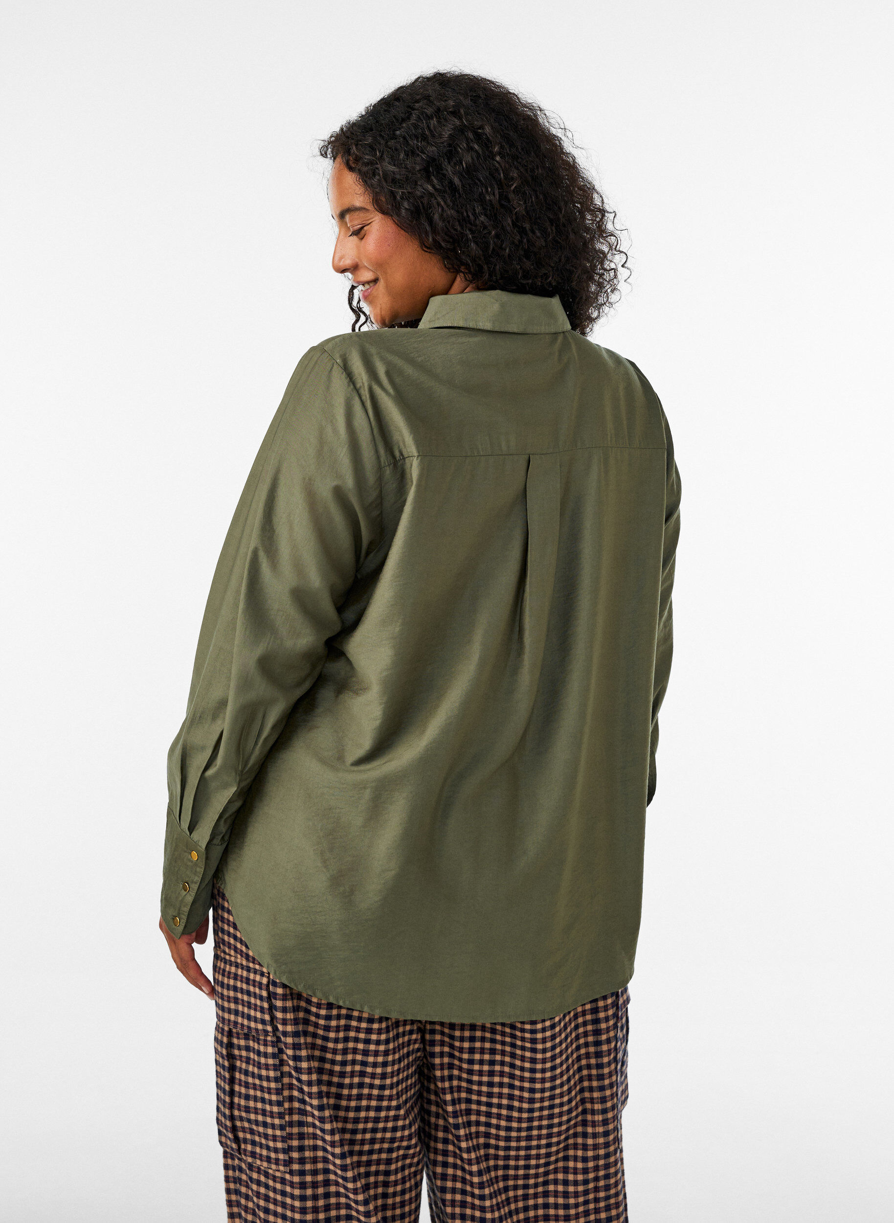 ZizziChemise en viscose avec des boutons dor&eacute;s, Vert, Model image number 2
