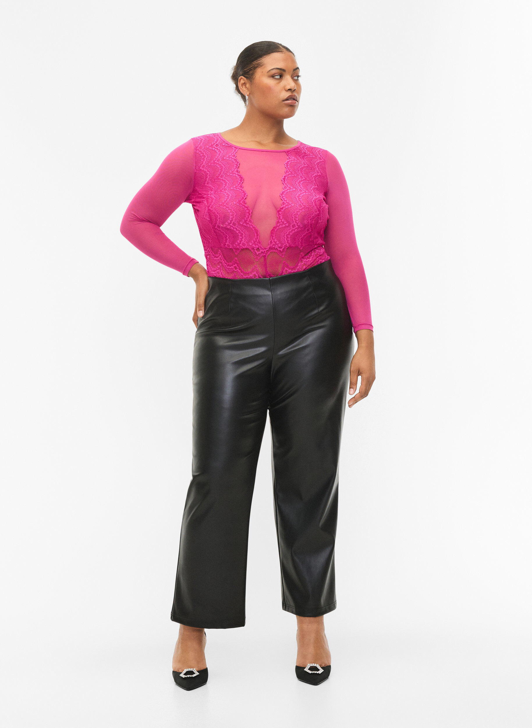 Zizzi Pantalon en simili cuir avec jambe large, Black, Model image number 0