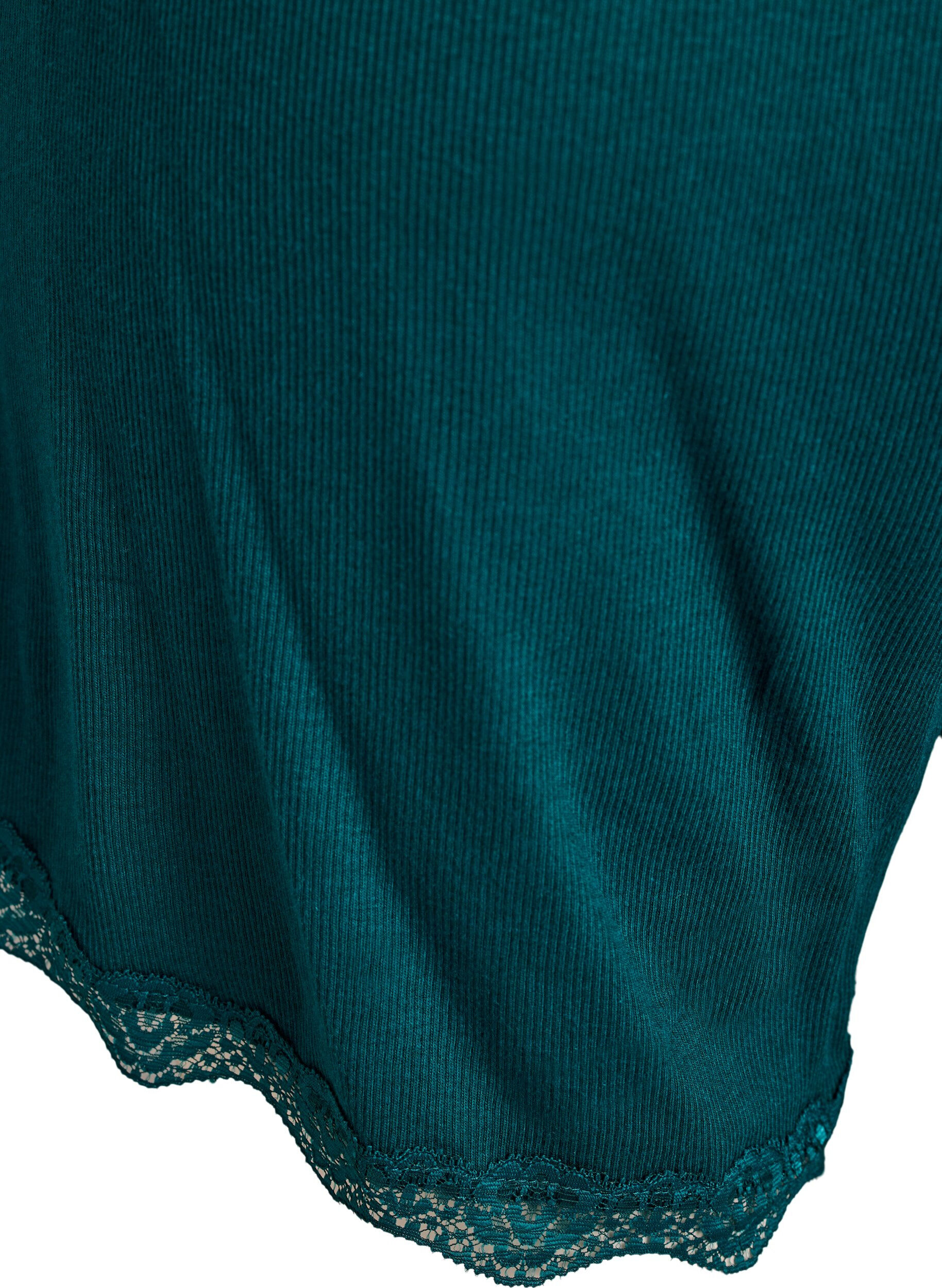 ZizziShort de nuit ample &agrave; texture c&ocirc;tel&eacute;e et bordure en dentelle, Vert, Packshot image number 3