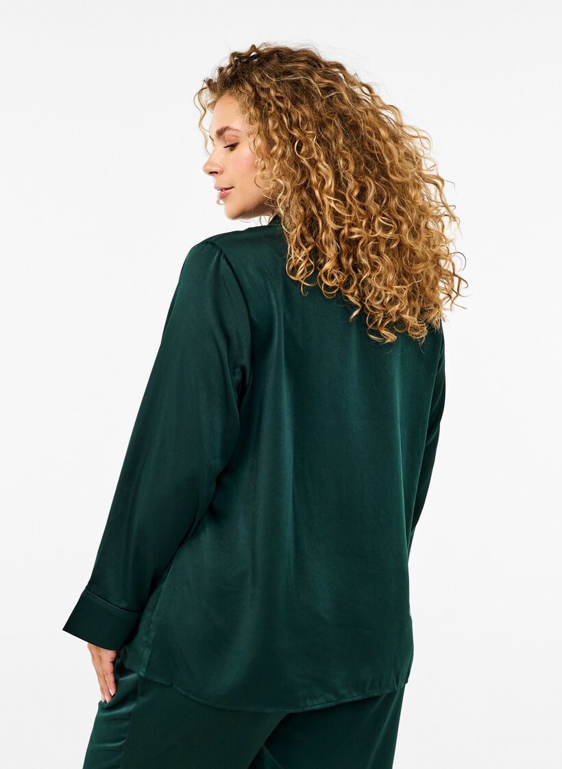 Chemise de nuit en satin, Scarab, Model image number 1