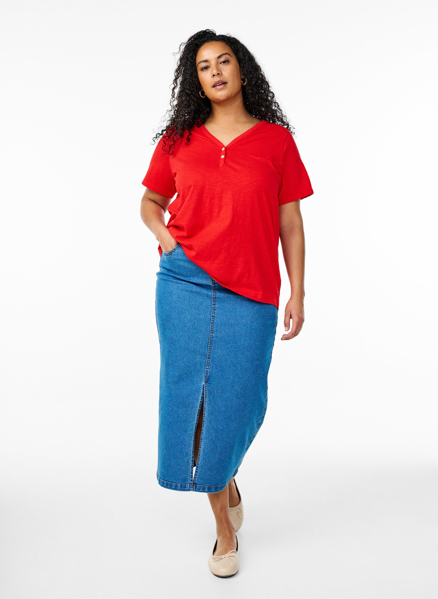 ZizziT-shirt dot&eacute; de boutons, Rouge, Model image number 1