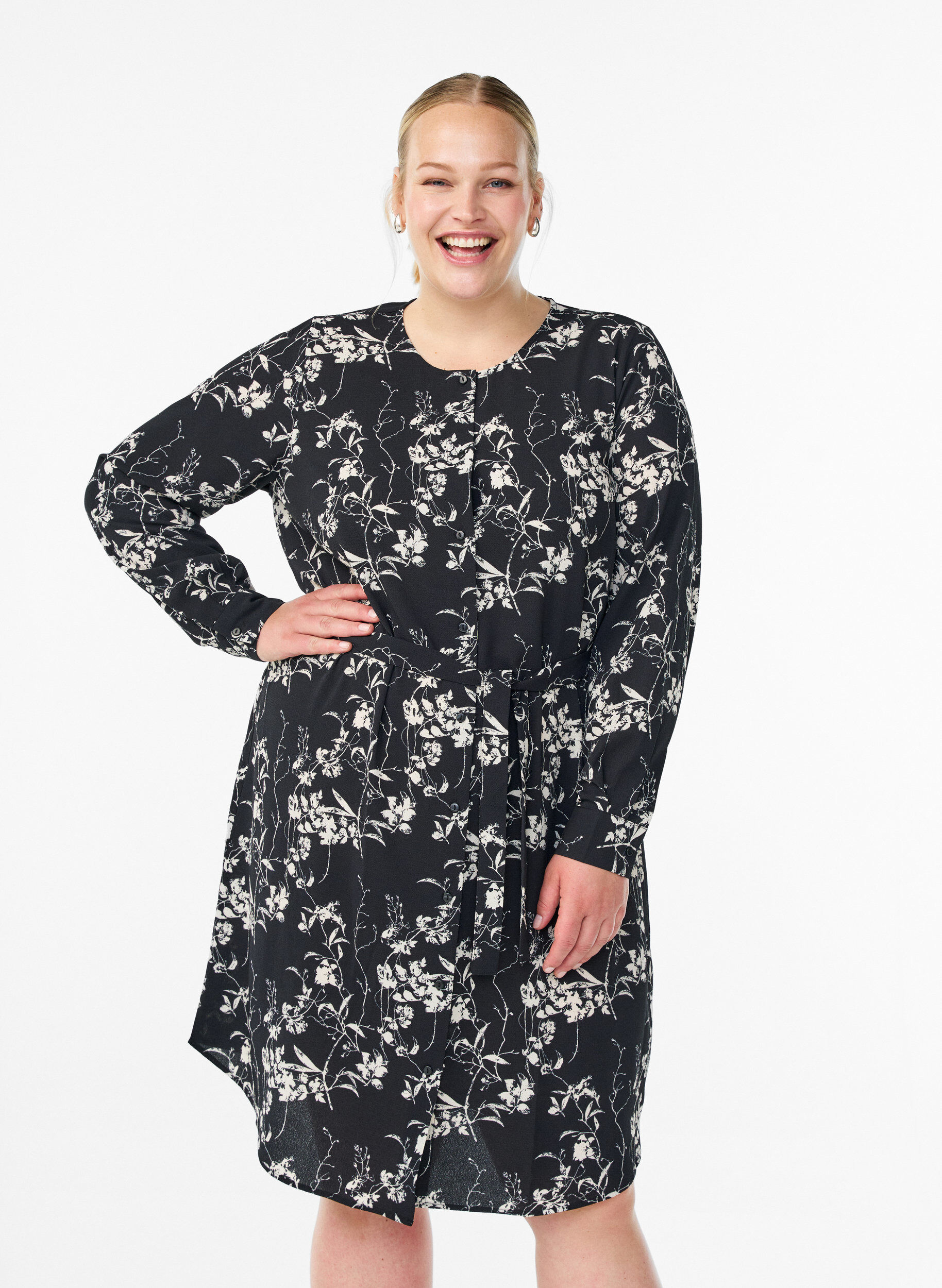 Robe chemise &agrave; manches longues avec ceinture &agrave; nouer, Noir, Model