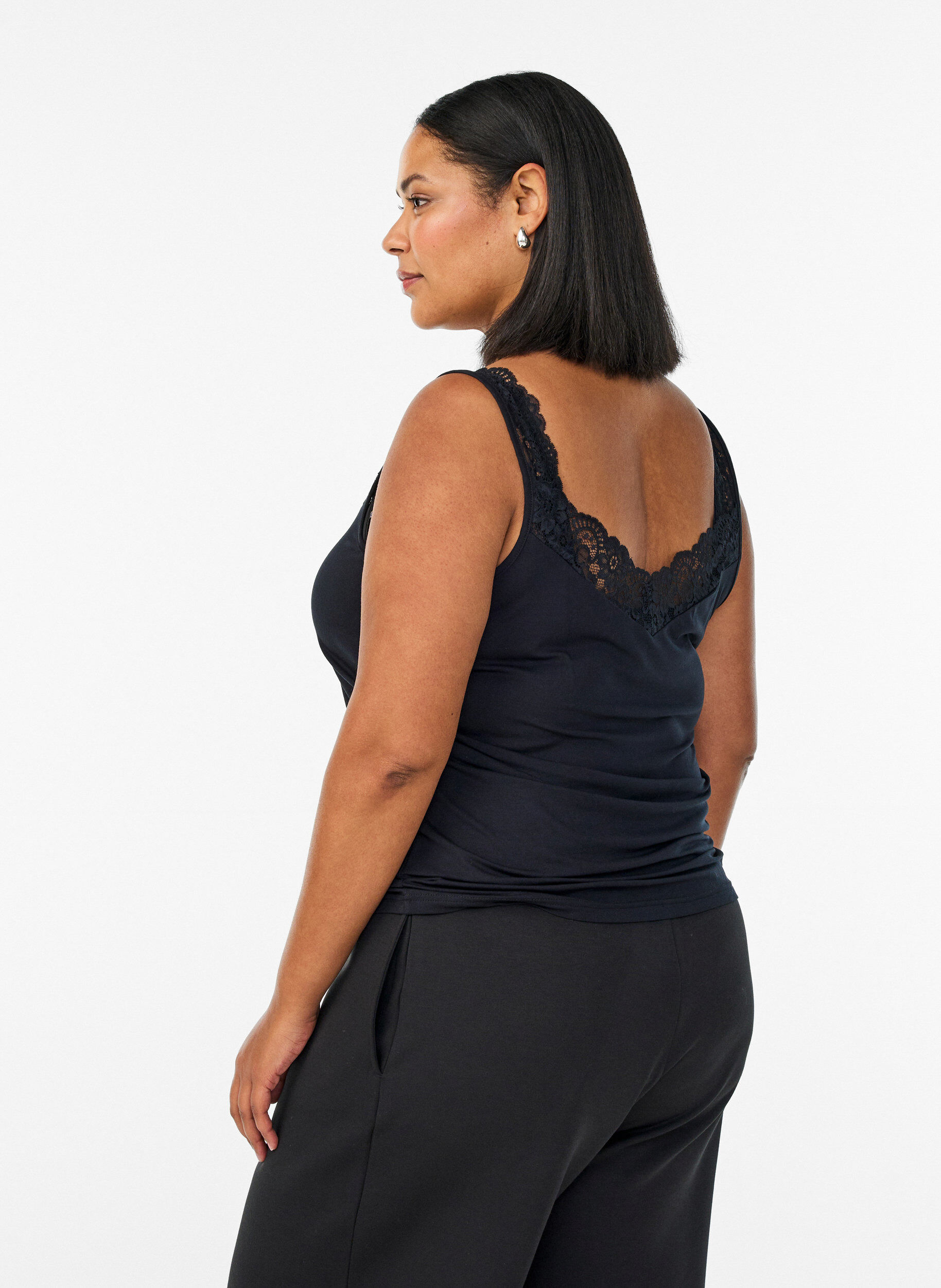 ZizziTop en viscose avec bord en dentelle, Noir, Model image number 2