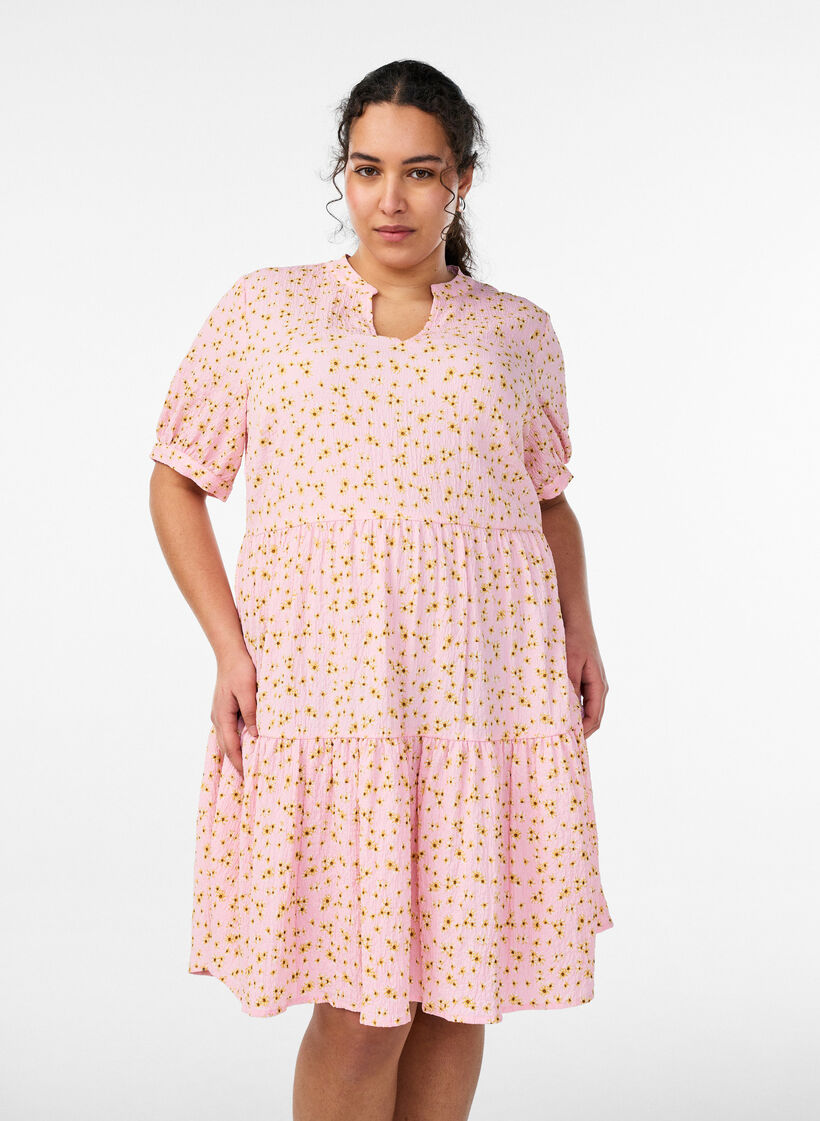 Robe courte &agrave; coupe &eacute;vas&eacute;e, Rose, Model image number 0