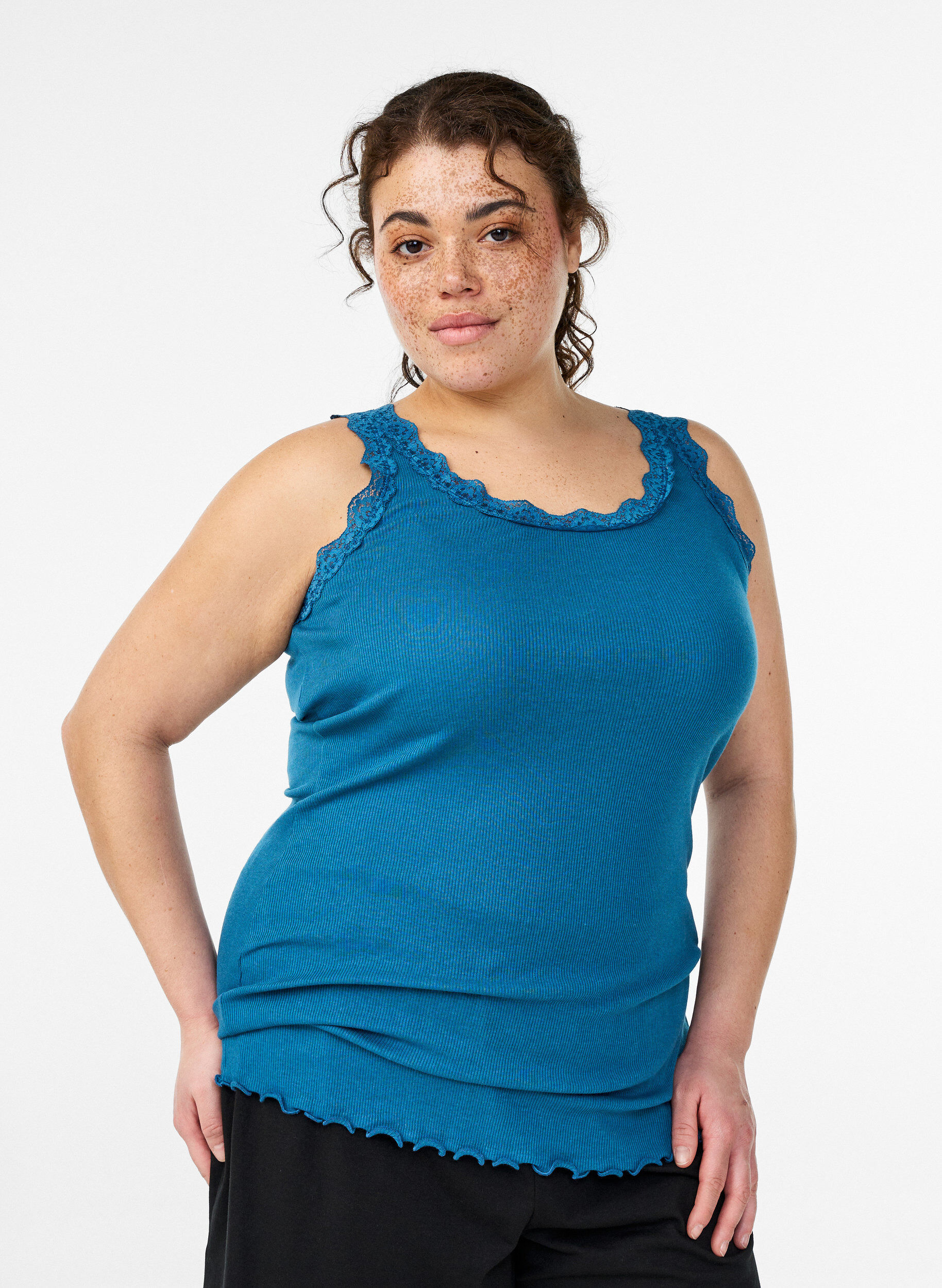 Haut avec bordure en dentelle, Bleu p&eacute;trole, Model