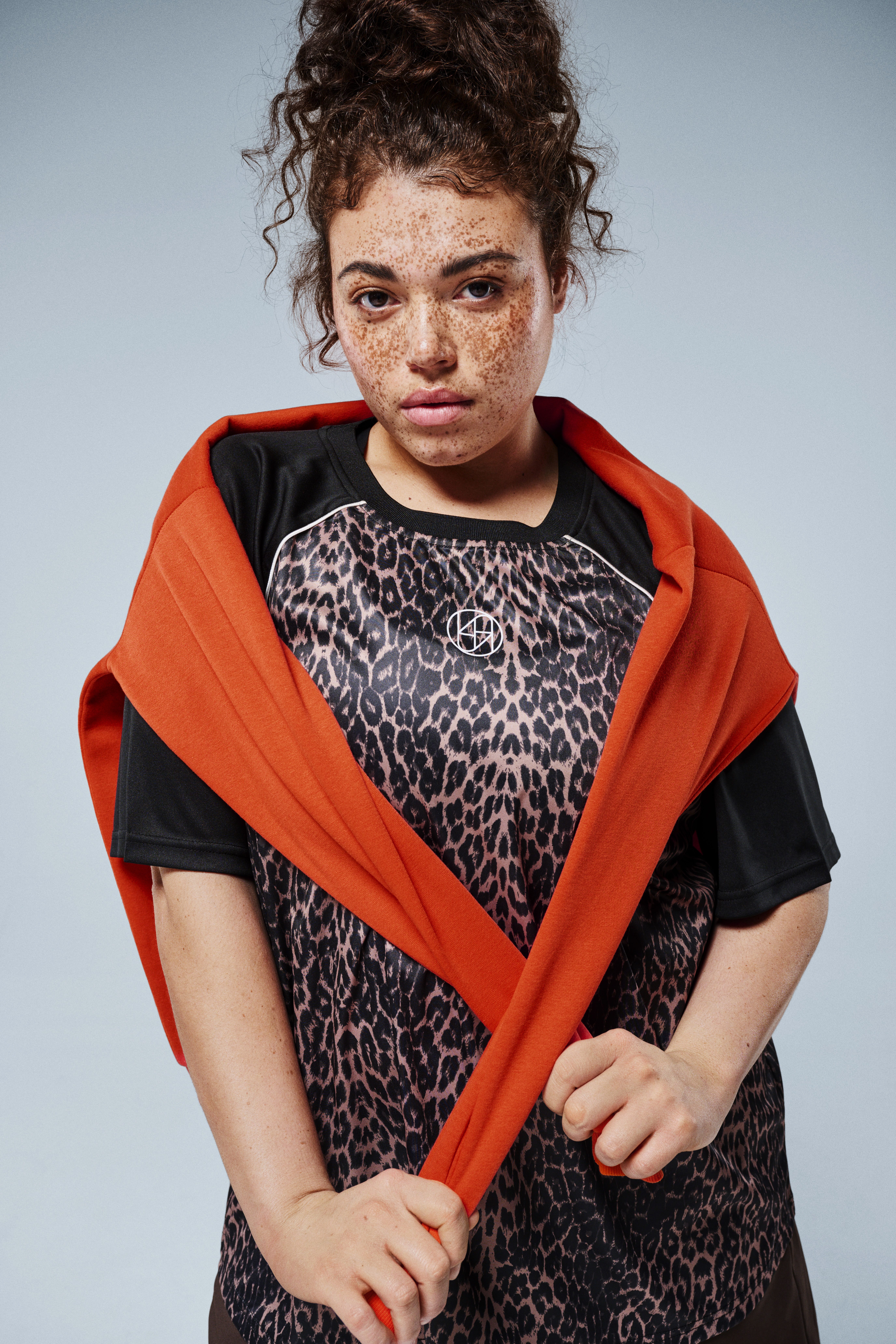 Zizzi T-shirt d'entra&icirc;nement &agrave; imprim&eacute; l&eacute;opard, , Model