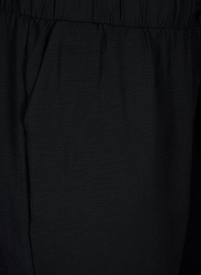 Short avec poches et ceinture &eacute;lastique, Noir, Packshot image number 2