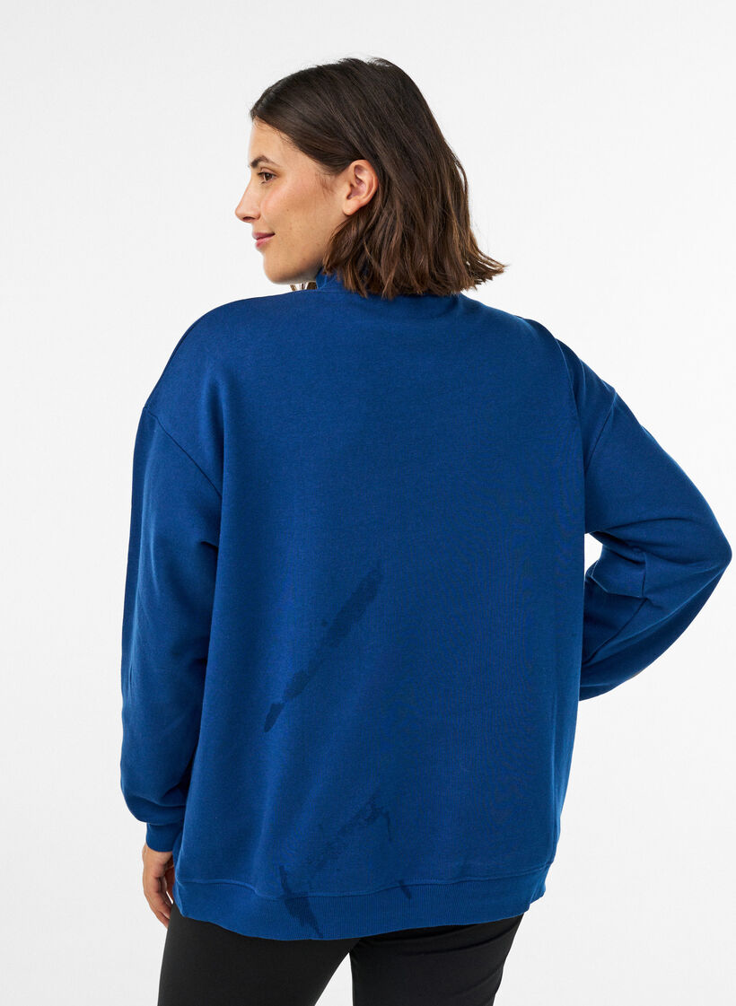 Sweat-shirt avec col montant et motif sportif sur le devant, Bleu, Model image number 2