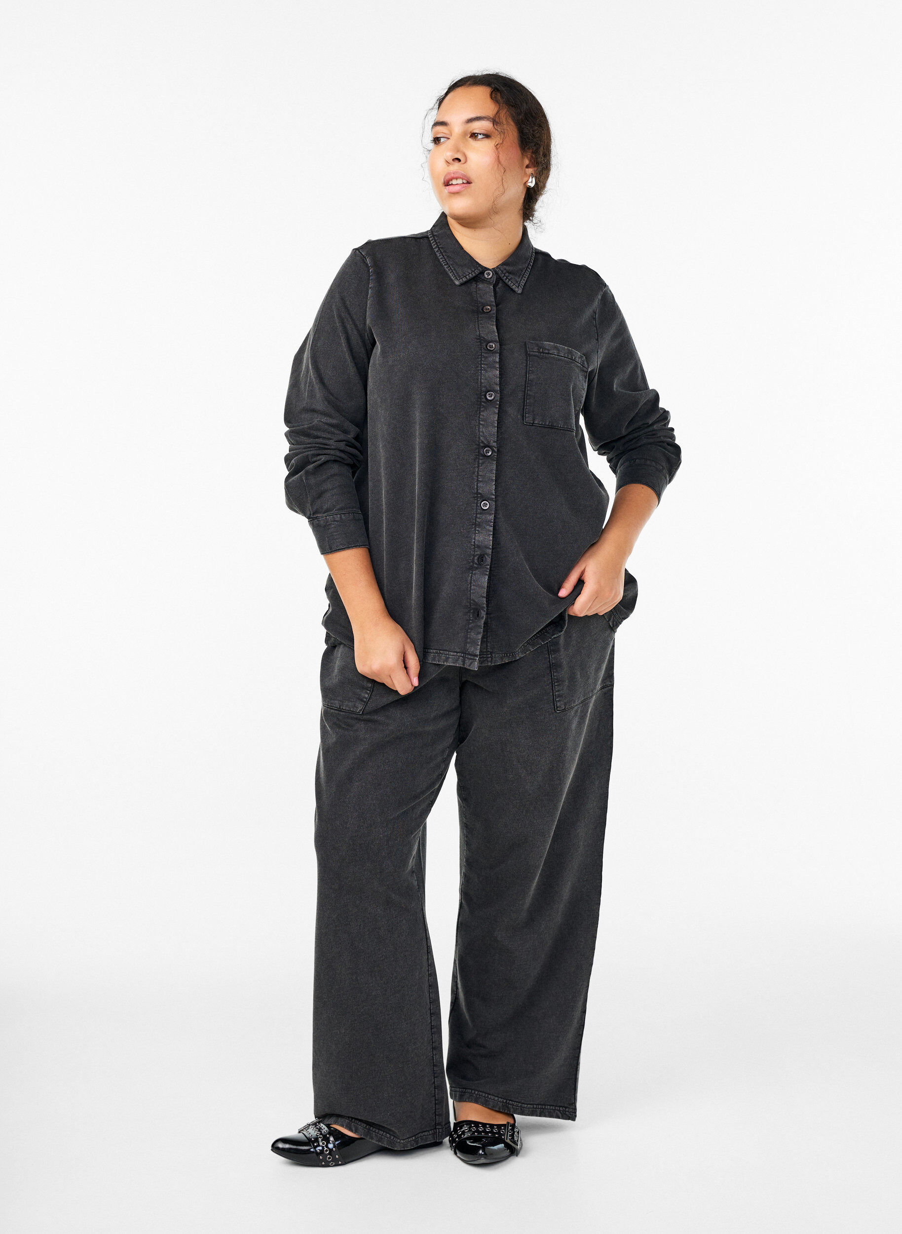 Zizzi Chemise en molleton &agrave; effet d&eacute;lav&eacute;, Gris anthracite, Model image number 1