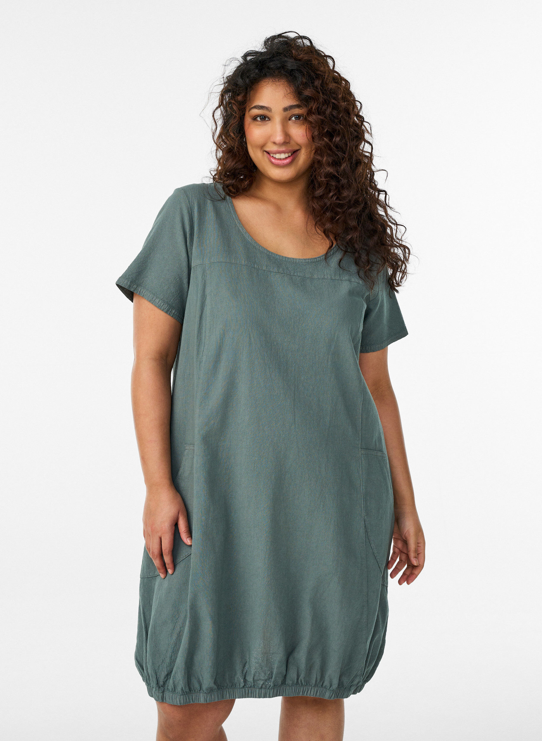 Robe en coton &agrave; manches courtes, Vert fonc&eacute;, Model