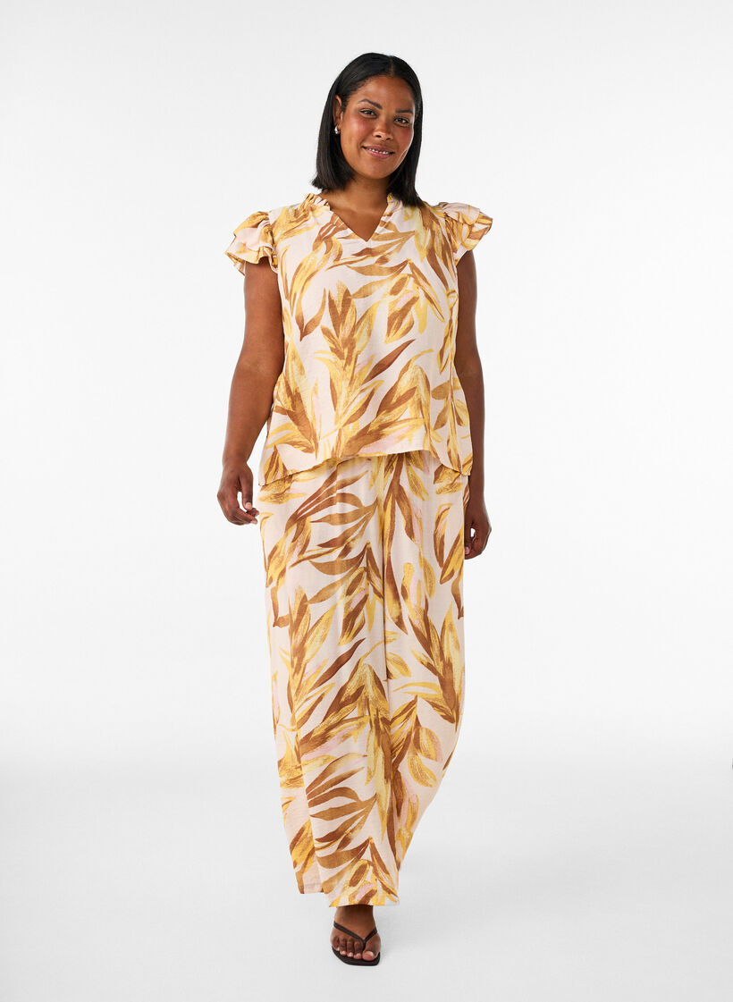 Blouse en viscose &agrave; imprim&eacute; feuillage avec volants, Jaune, Model image number 1