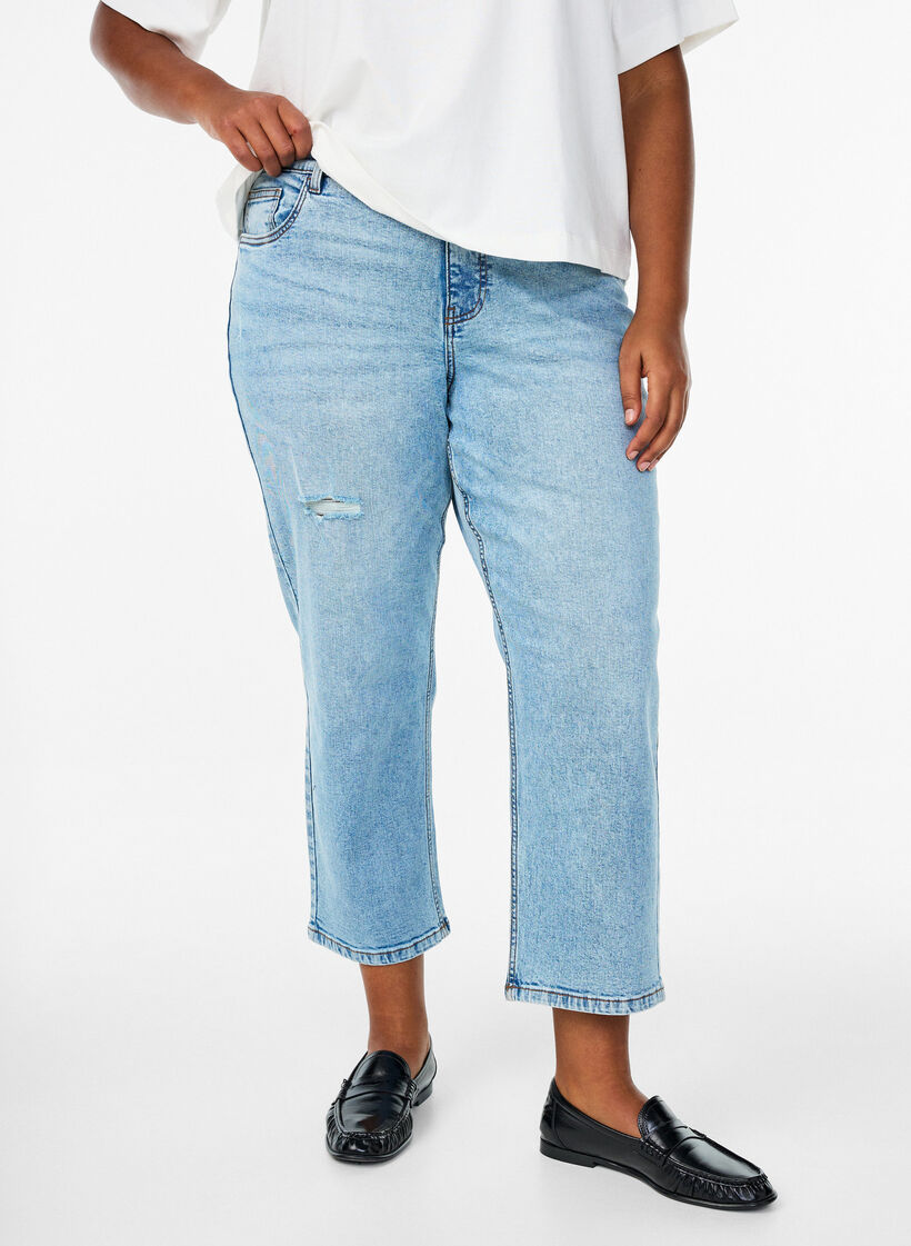Jean court Vera avec d&eacute;tails us&eacute;s, Bleu Clair, Model image number 2