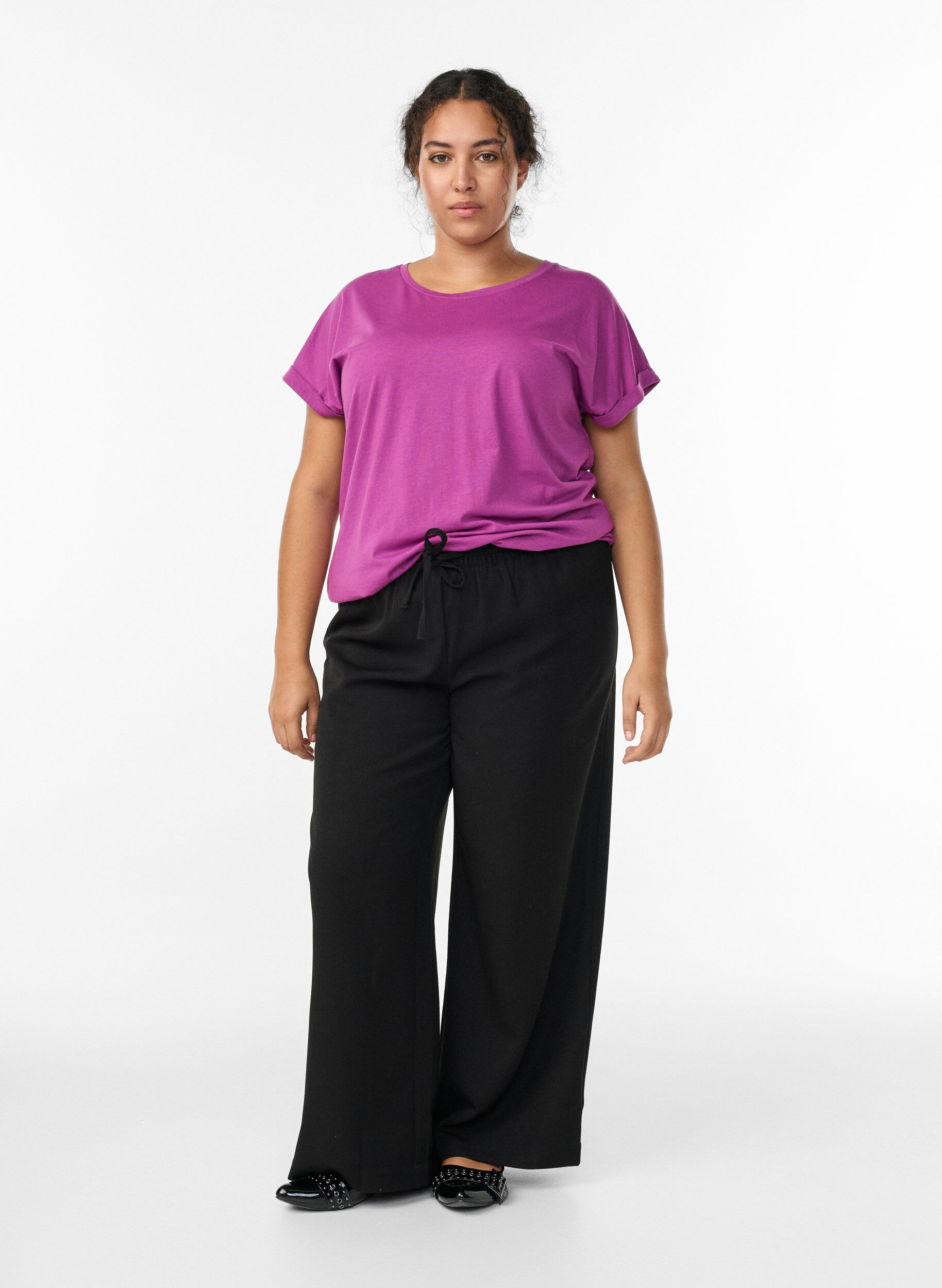 Zizzi T-shirt &agrave; manches courtes en m&eacute;lange de coton, Violet, Model image number 1