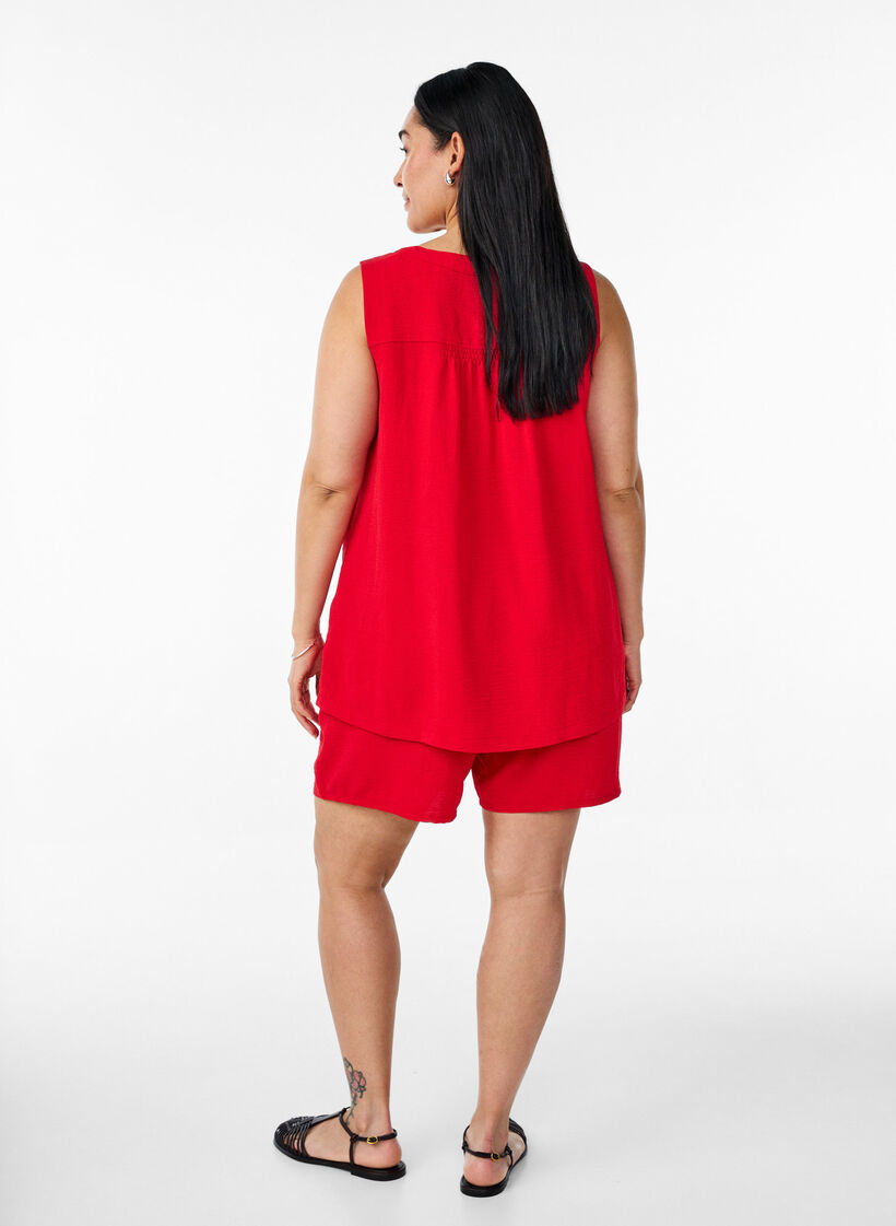 Short avec poches et ceinture &eacute;lastique, Rouge, Model image number 2