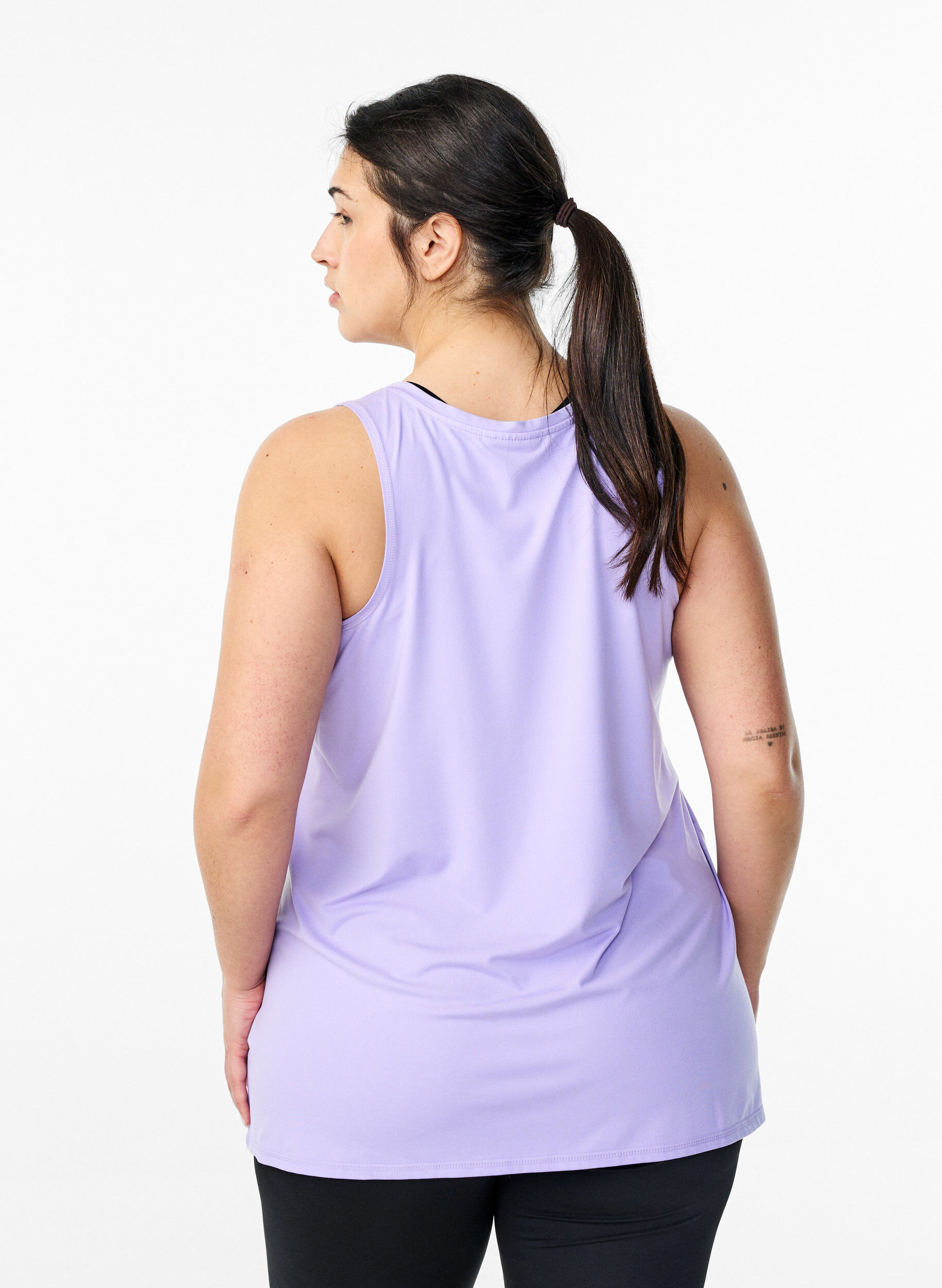 Zizzi Haut de sport de couleur unie avec un col rond, Violet, Model image number 2
