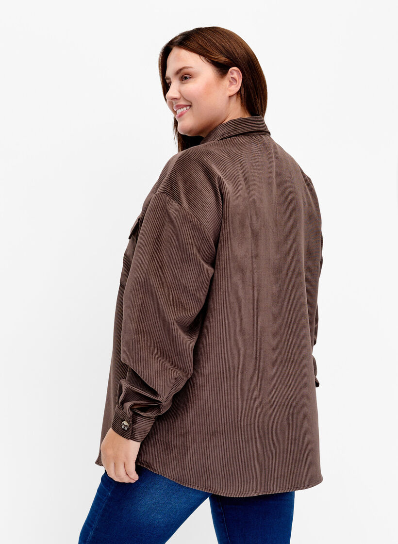 Chemise en velours à manches longues avec poches sur la poitrine, Java, Model image number 1