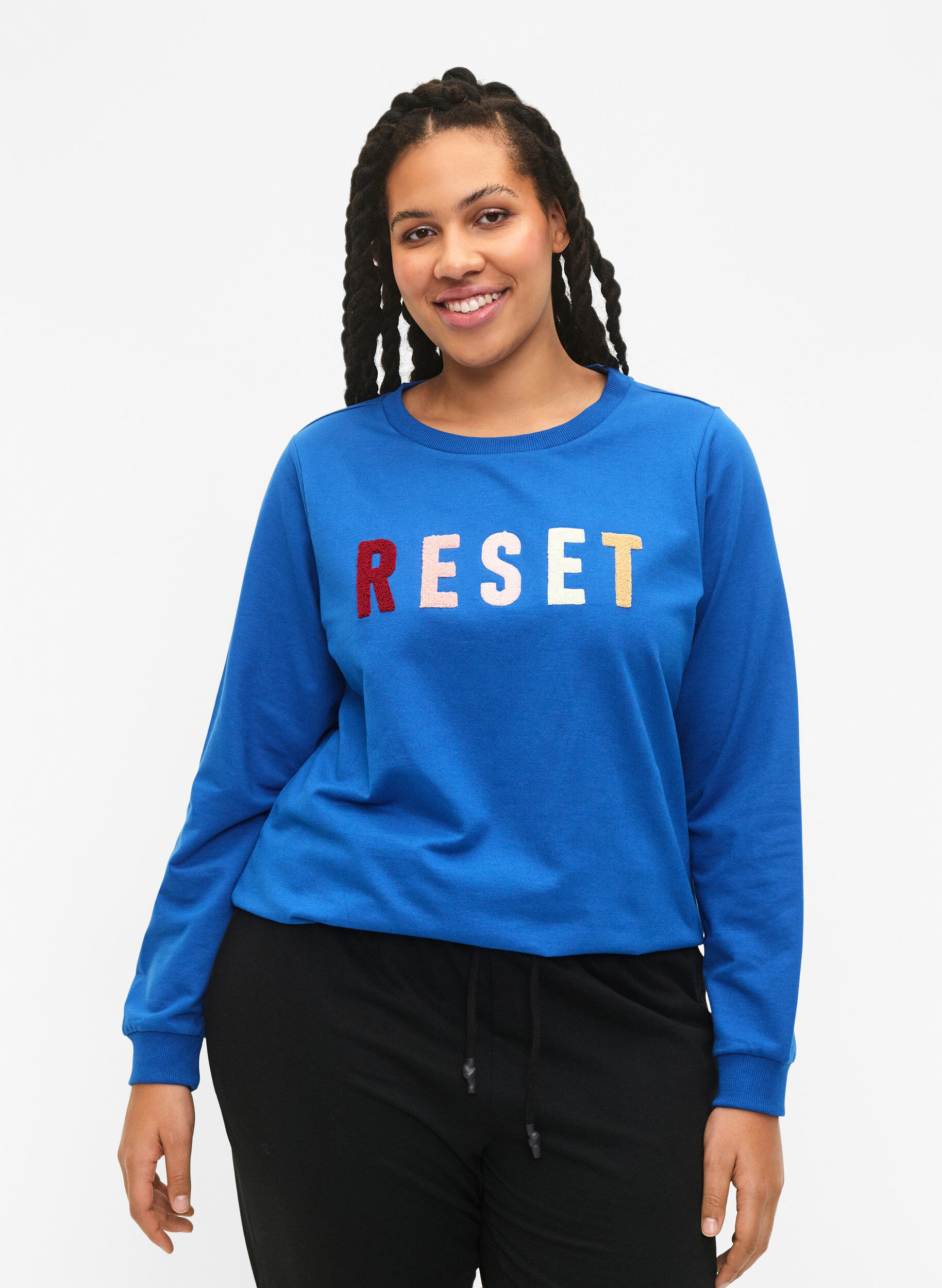 Zizzi Sweatshirt avec texte, Victoria b. W. Reset, Model image number 0