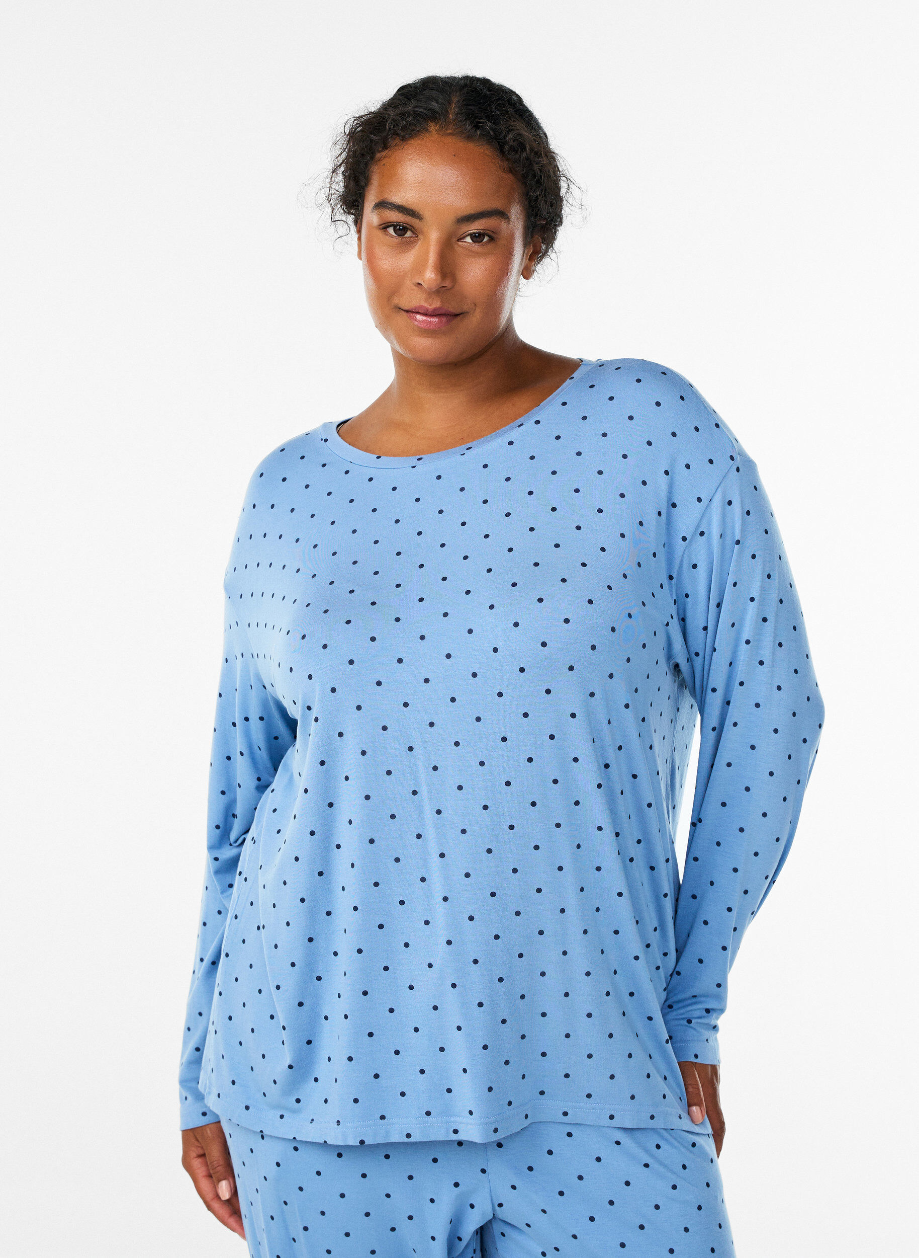 Blouse de nuit en modal avec manches longues, Bleu, Model