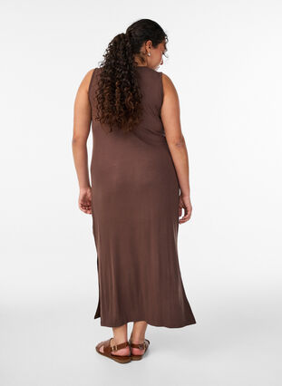 Robe asymétrique moulante côtelée marron chocolat | PrettyLittleThing FR Robe asymétrique moulante côtelée marron chocolat | PrettyLittleThing FR