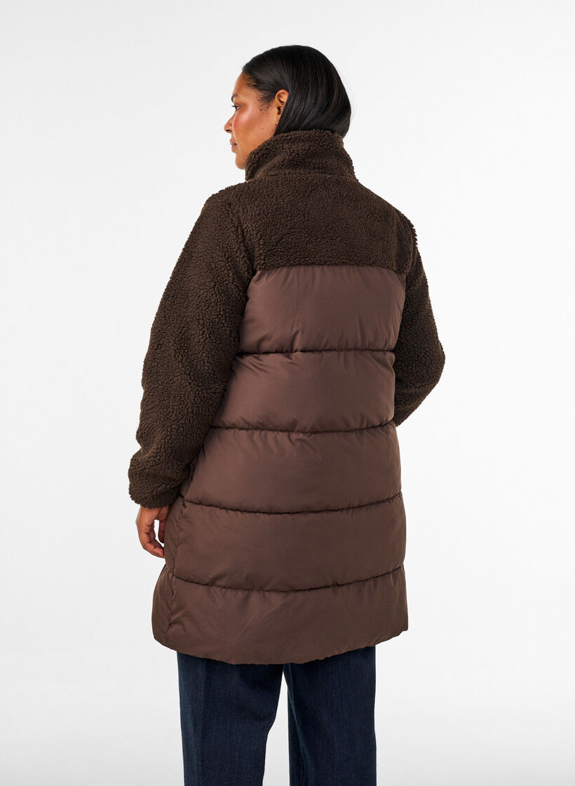 Doudoune mi-longue avec polaire teddy, Marron, Model