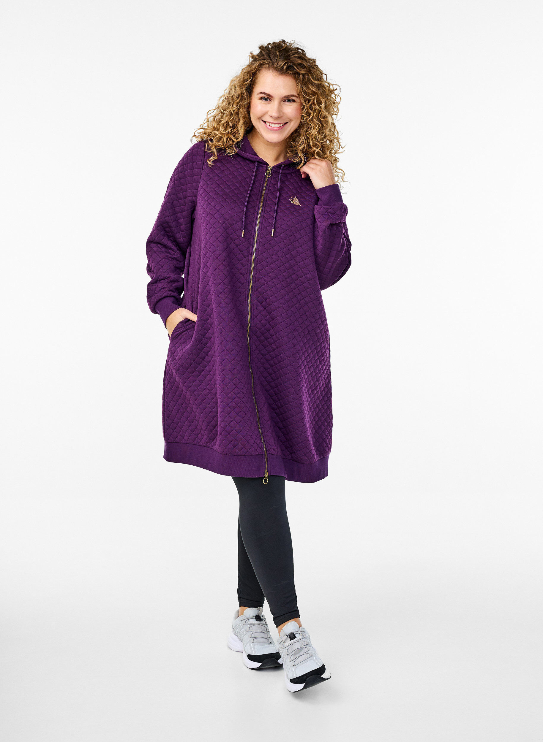 Zizzi Cardigan de sport long matelass&eacute; avec fermeture &eacute;clair, Violet, Model image number 1