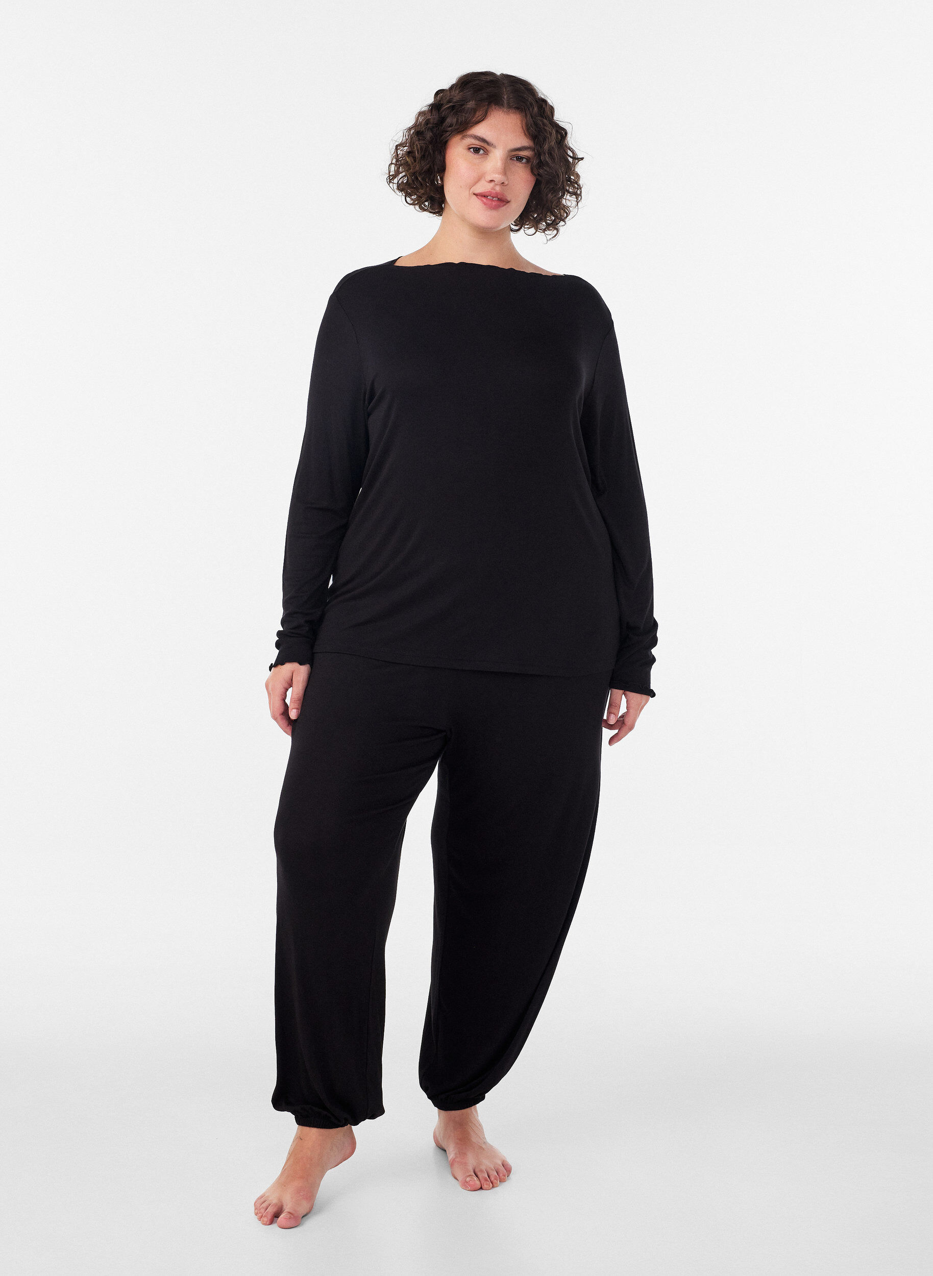 ZizziHaut de pyjama en viscose &agrave; manches longues, Noir, Model image number 1