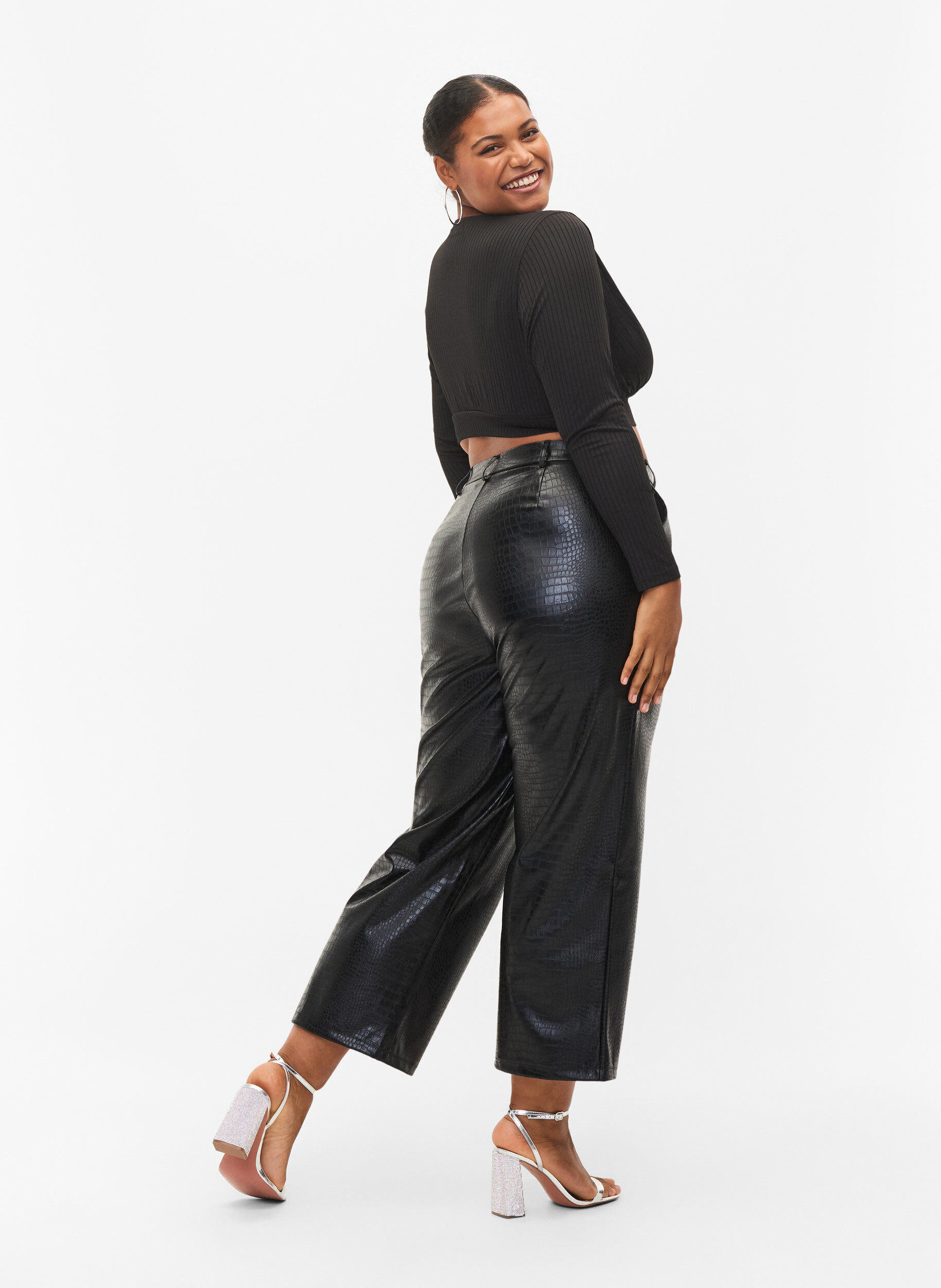 Zizzi Pantalon en simili cuir avec largeur, Black, Model image number 1