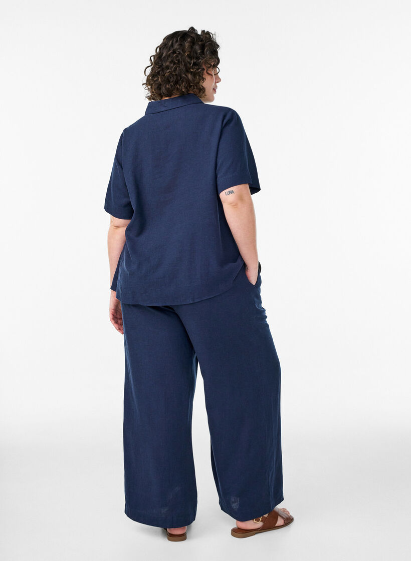 Pantalon large en lin et viscose, Bleu, Model image number 1