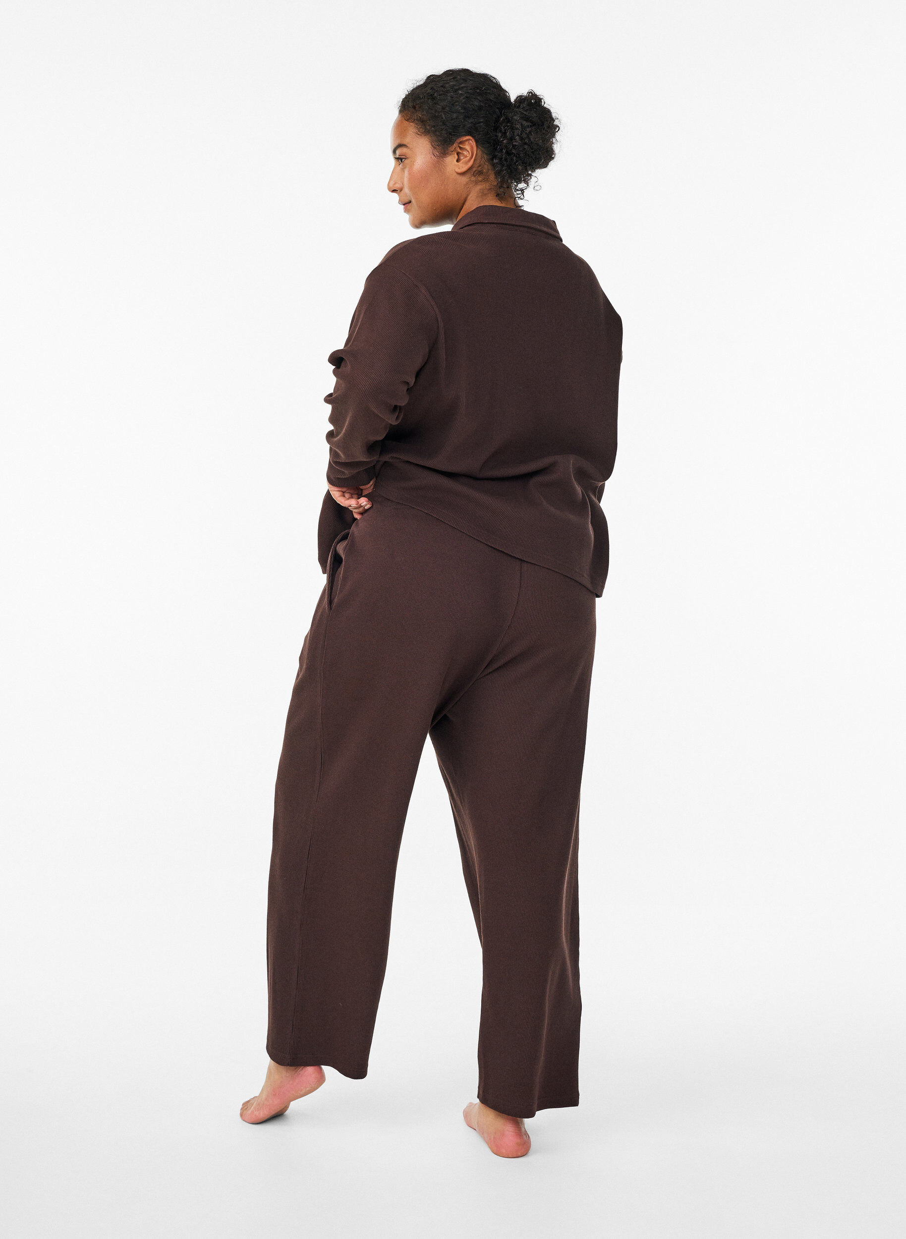 Zizzi Pantalon en jersey c&ocirc;tel&eacute; &agrave; taille haute, Marron, Model image number 1