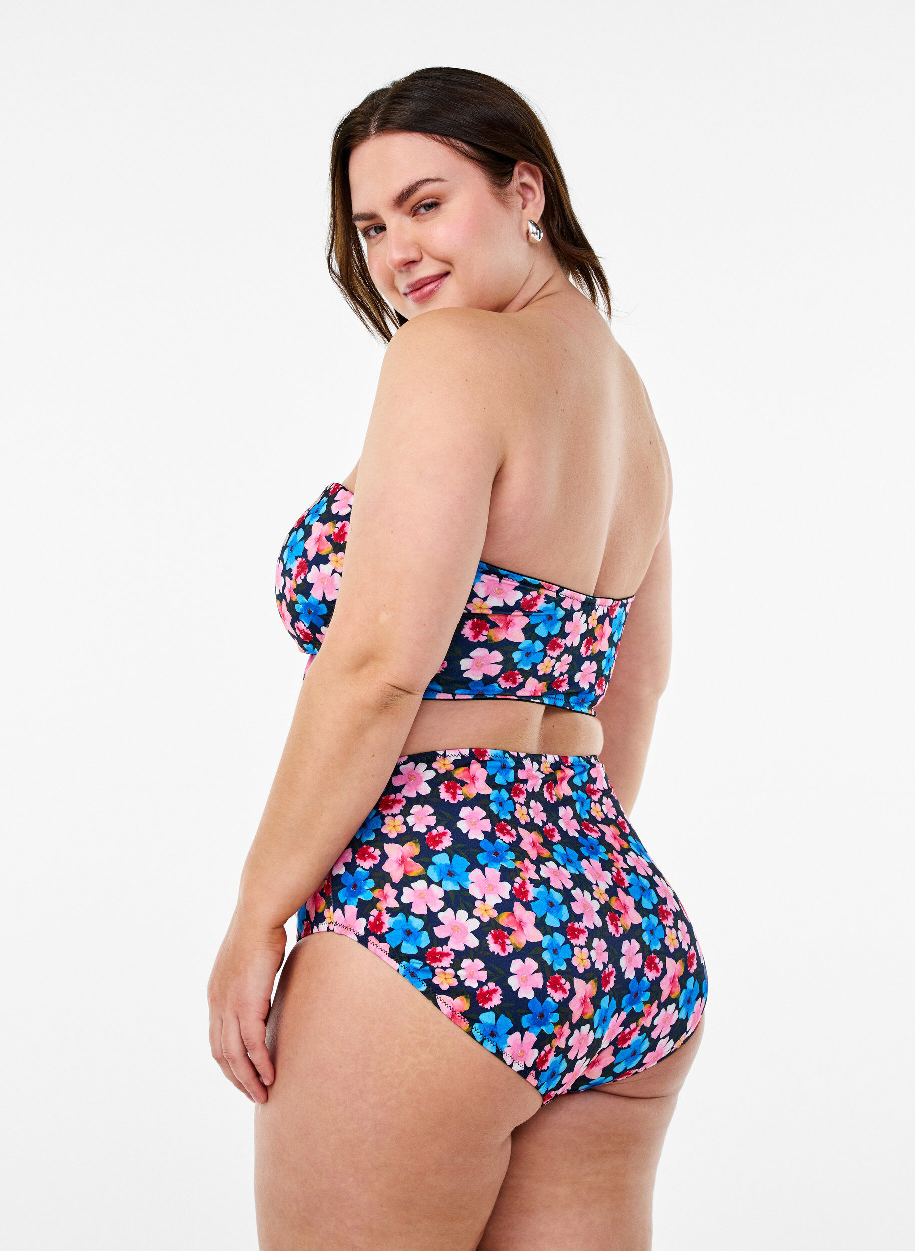 Zizzi Haut de bikini bandeau imprim&eacute; l&eacute;opard, Rose poudr&eacute;e, Model image number 2