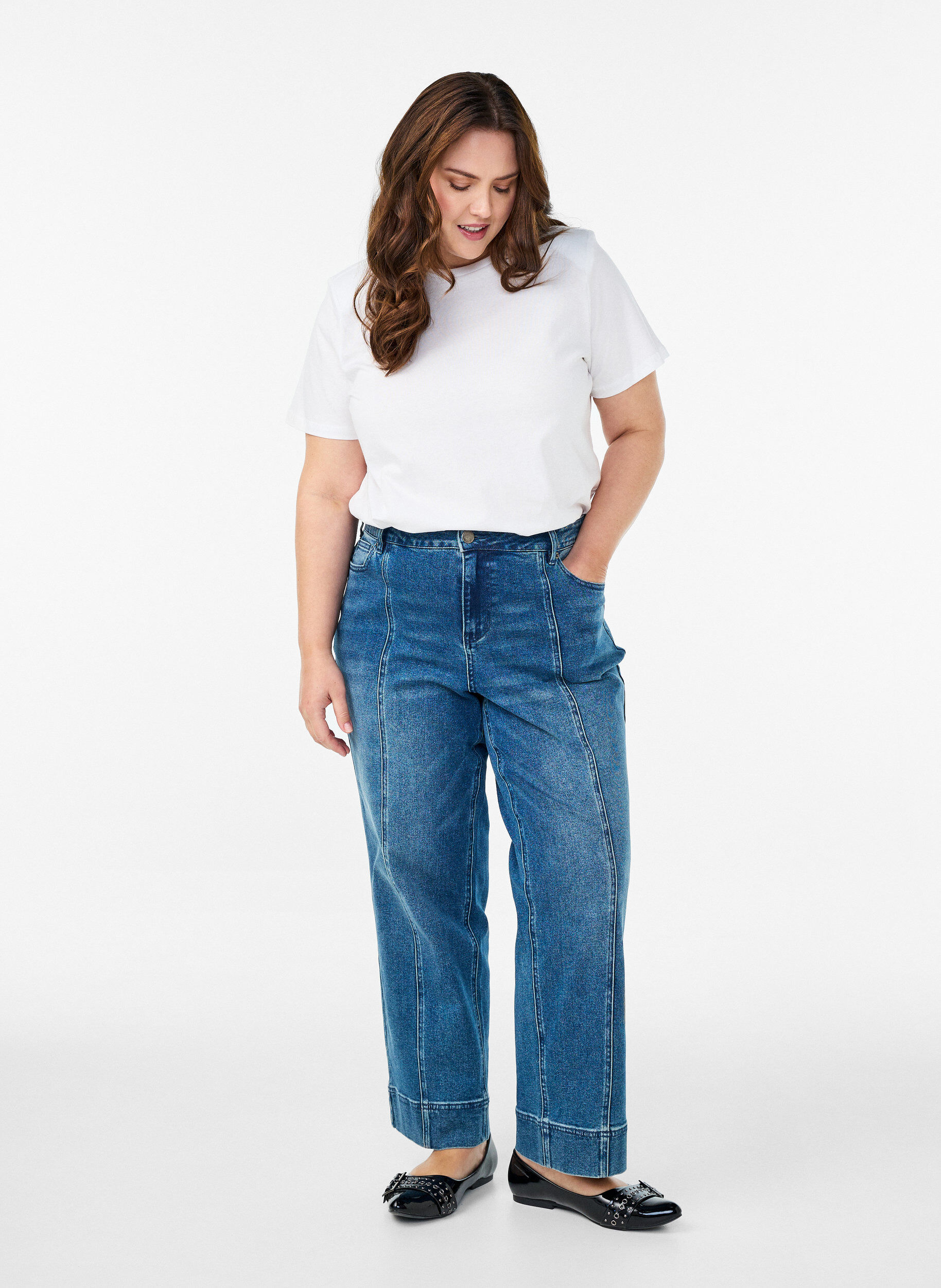 Zizzi T-shirt basic en coton avec &eacute;paulettes, Blanc, Model image number 1