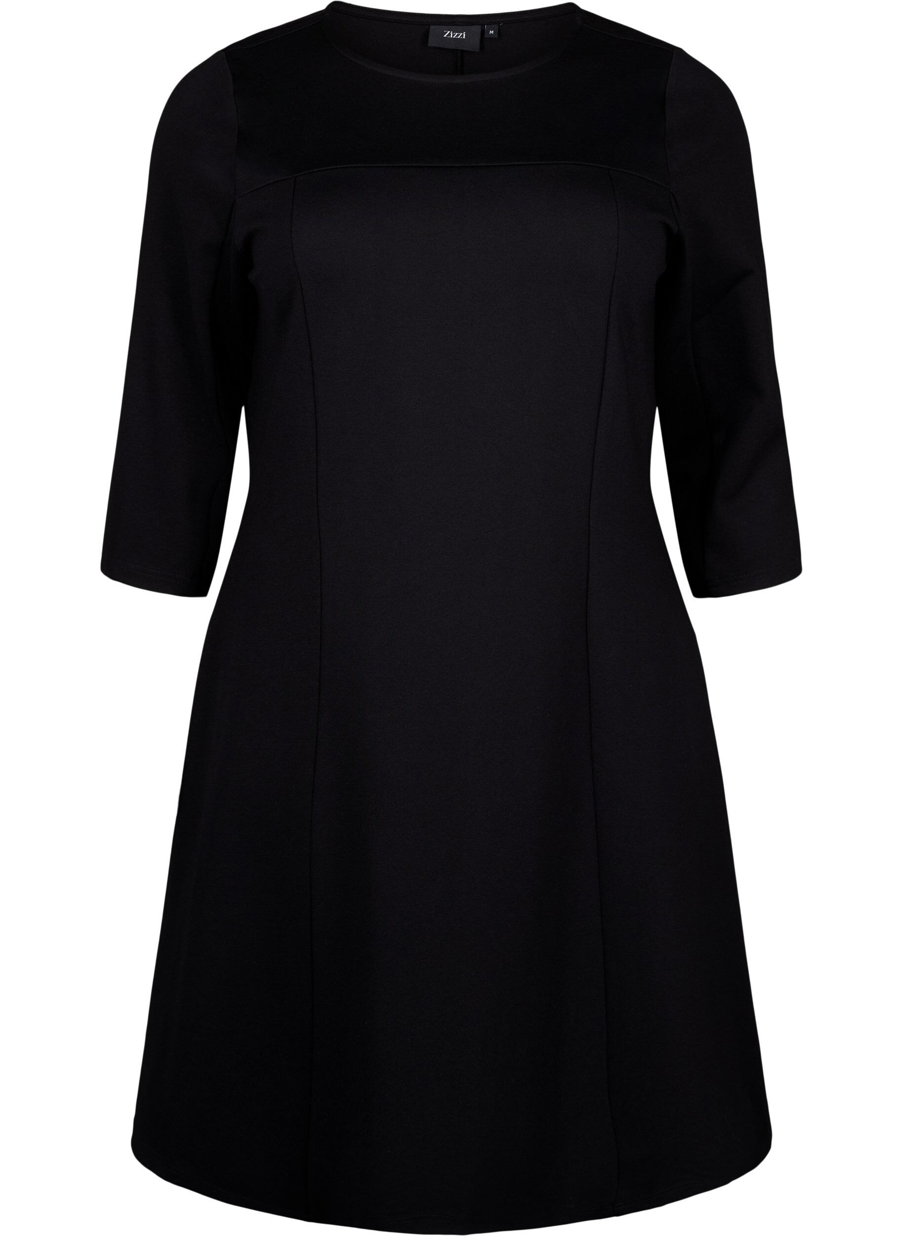 Robe &eacute;vas&eacute;e manches 3/4
