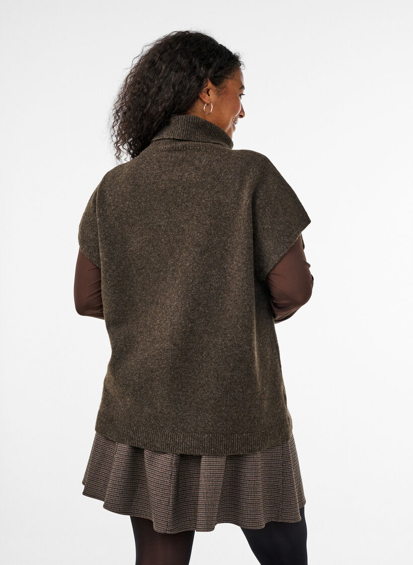 Gilet en maille &agrave; col roul&eacute;, Marron, Model image number 2