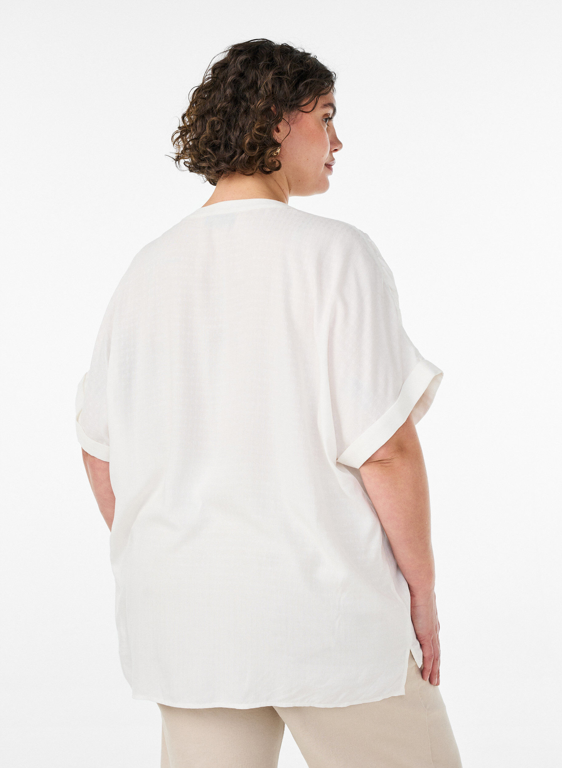 ZizziChemise en viscose avec manches courtes et d&eacute;tail fronc&eacute;, Vanille, Model image number 2