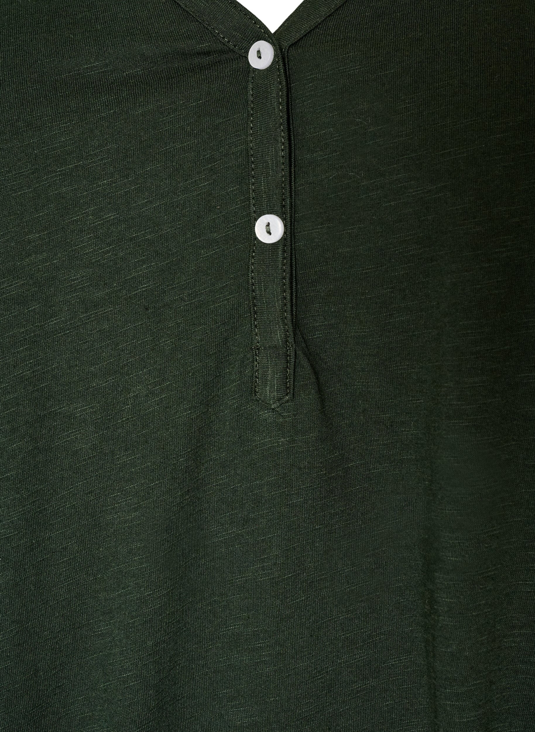 ZizziT-shirt &agrave; manches longues avec col V et boutons, Vert fonc&eacute;, Packshot image number 2