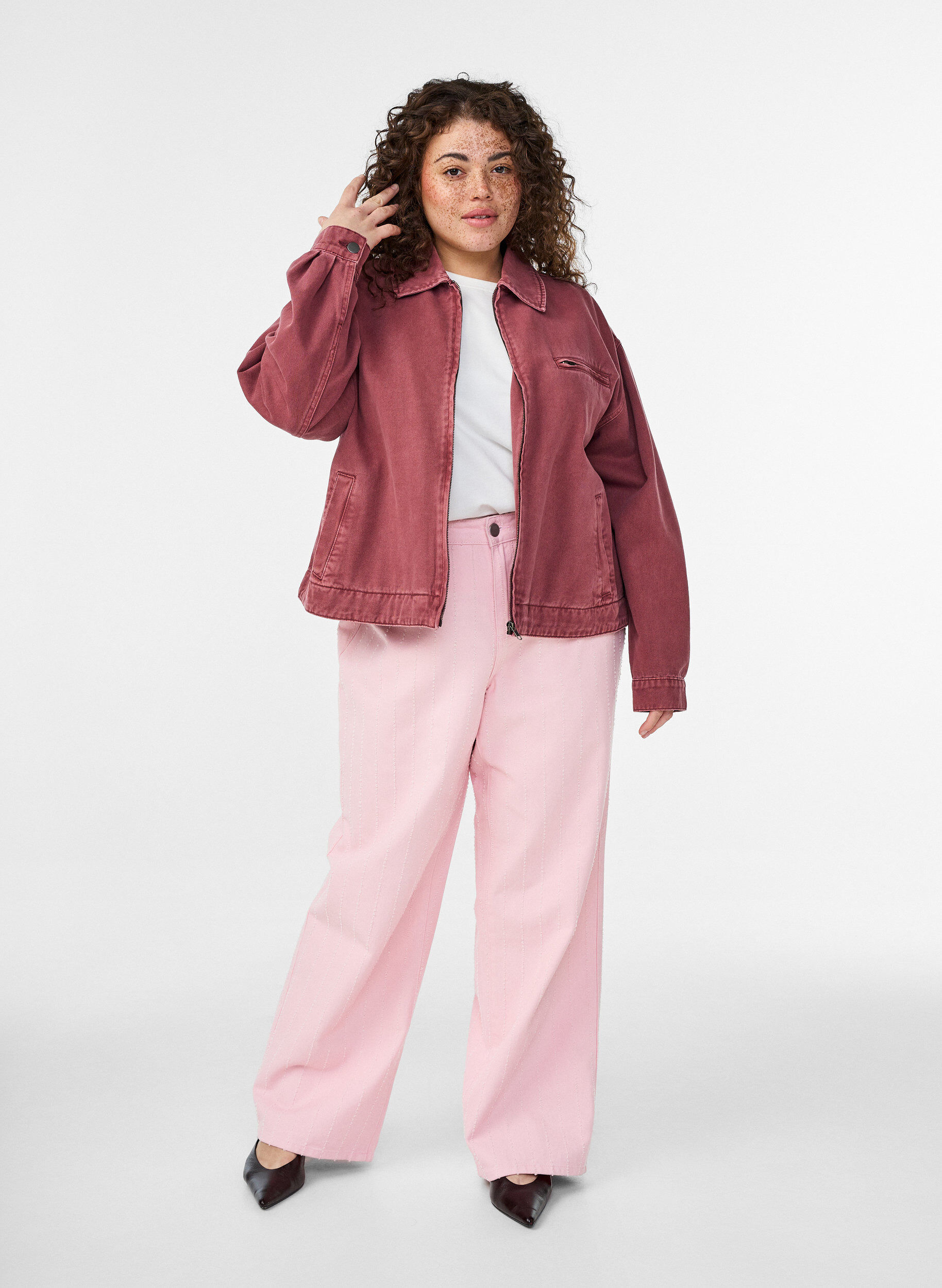 Zizzi Veste en denim color&eacute; avec fermeture zipp&eacute;e, Rose poudr&eacute;e, Model image number 1