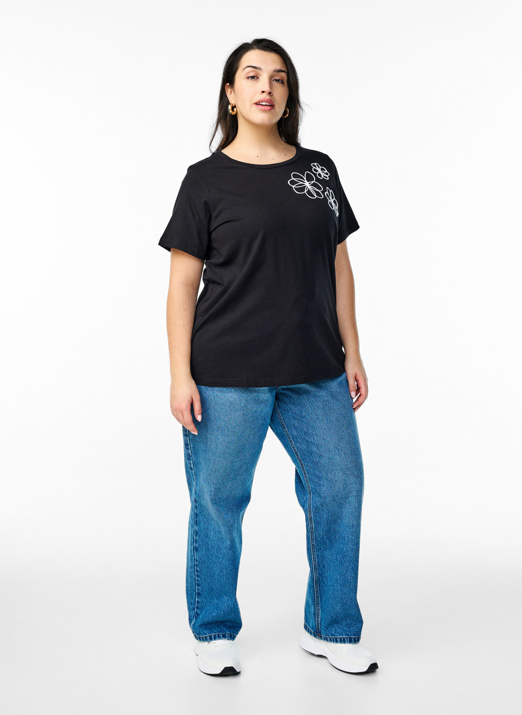 Zizzi T-shirt avec d&eacute;tails d&eacute;coratifs, Noir, Model image number 1