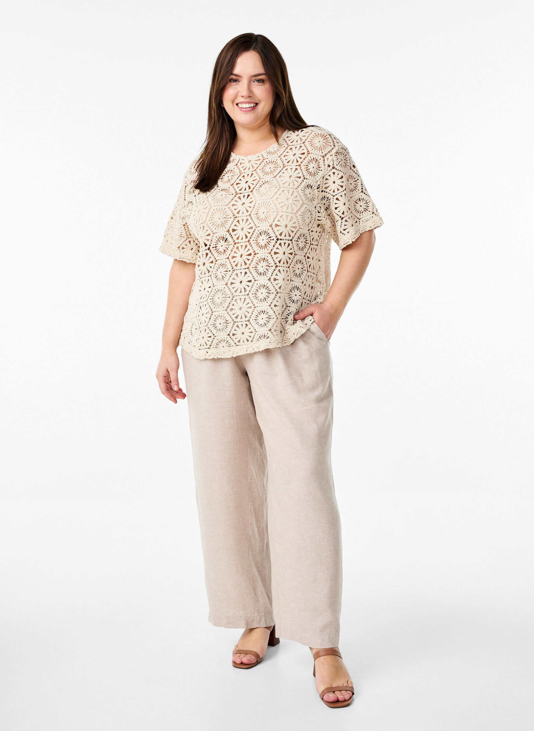 Zizzi Blouse en crochet &agrave; manches courtes, Beige, Model image number 1