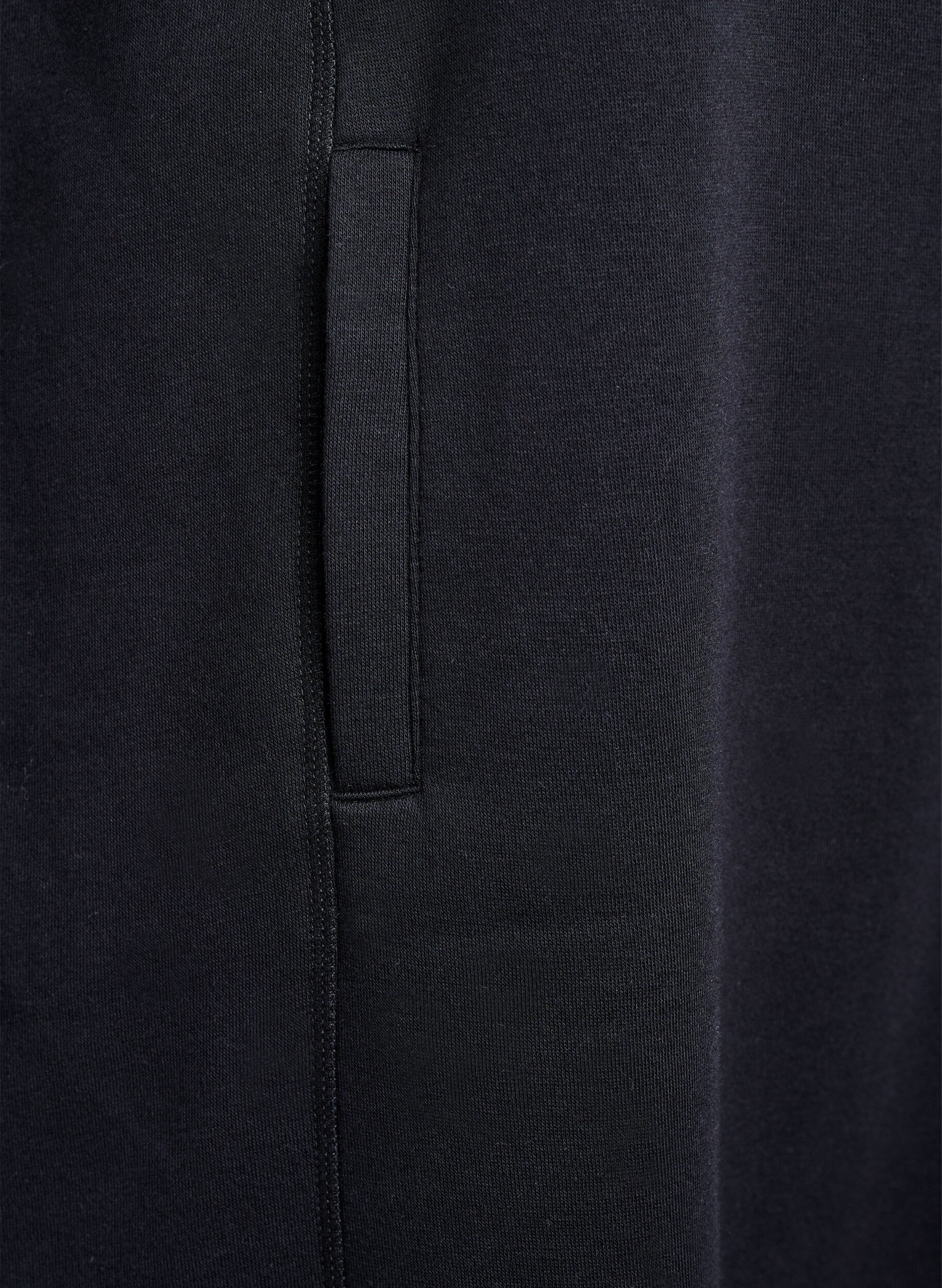 ZizziRobe sweat-shirt courte &agrave; col montant et poches, Noir, Packshot image number 3
