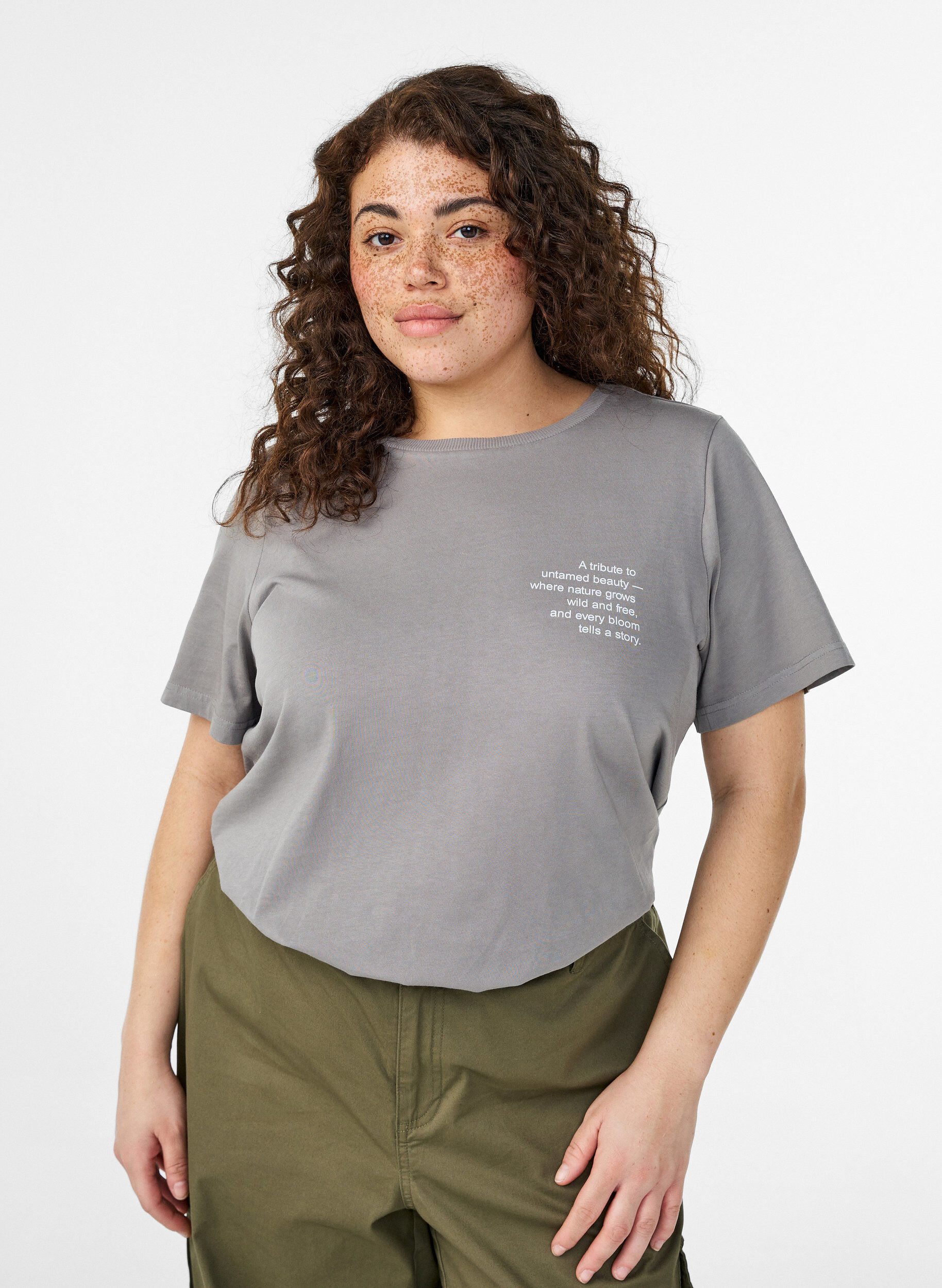 Zizzi T-shirt en coton avec imprim&eacute; devant et dos, 9990, Model image number 0