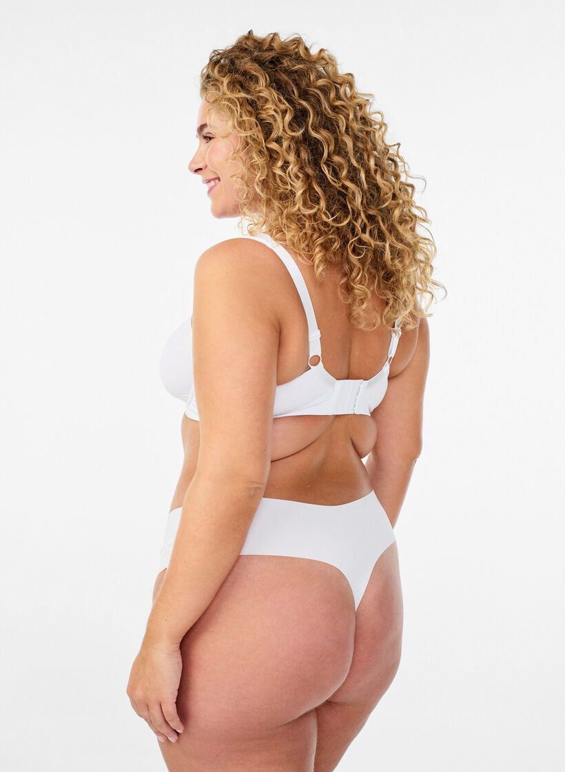 Soutien-gorge confort avec armatures et bonnets moul&eacute;s, Blanc, Model image number 2