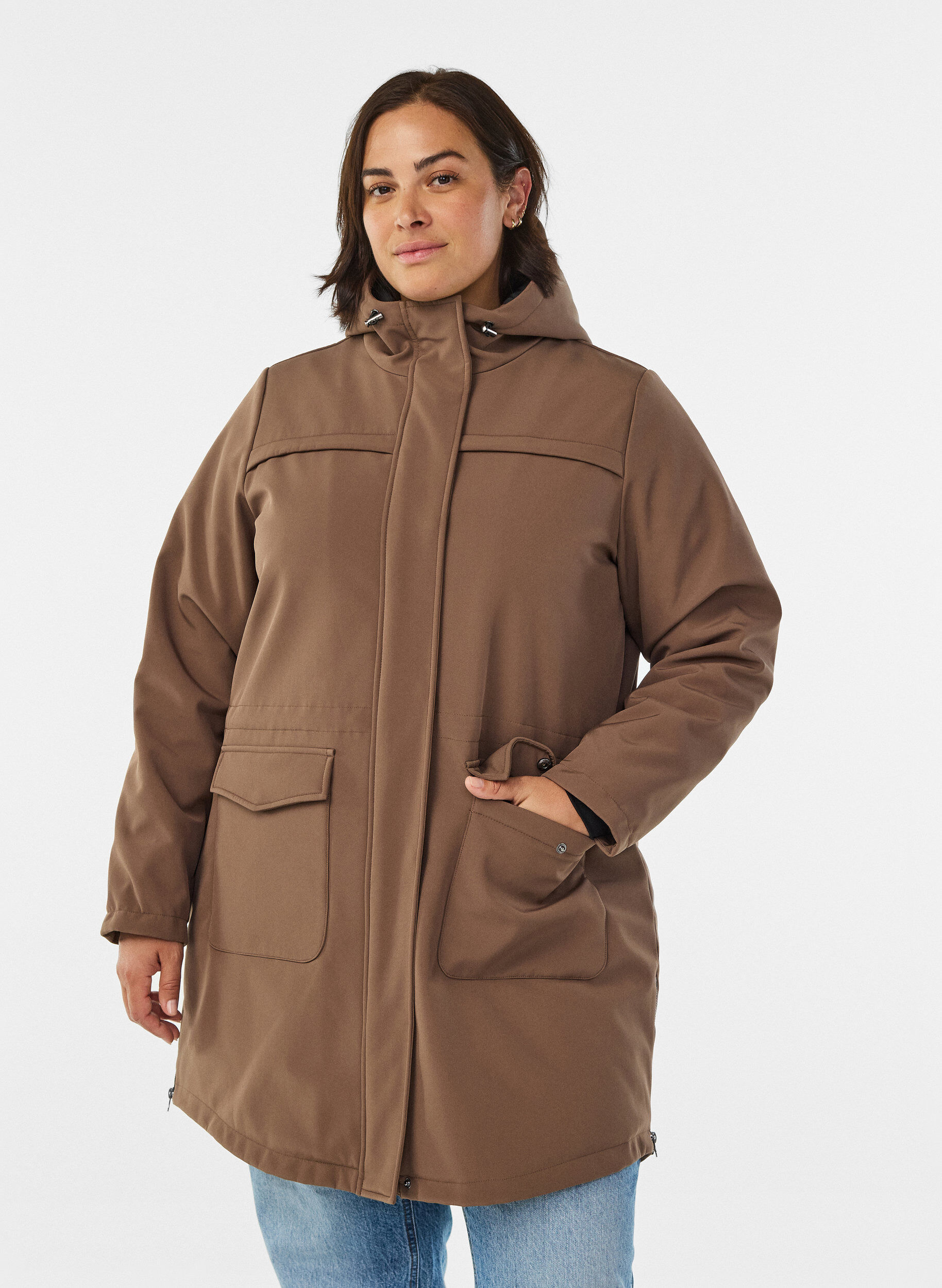 Zizzi Veste softshell r&eacute;sistante &agrave; l'eau avec doublure matelass&eacute;e, Marron, Model image number 0