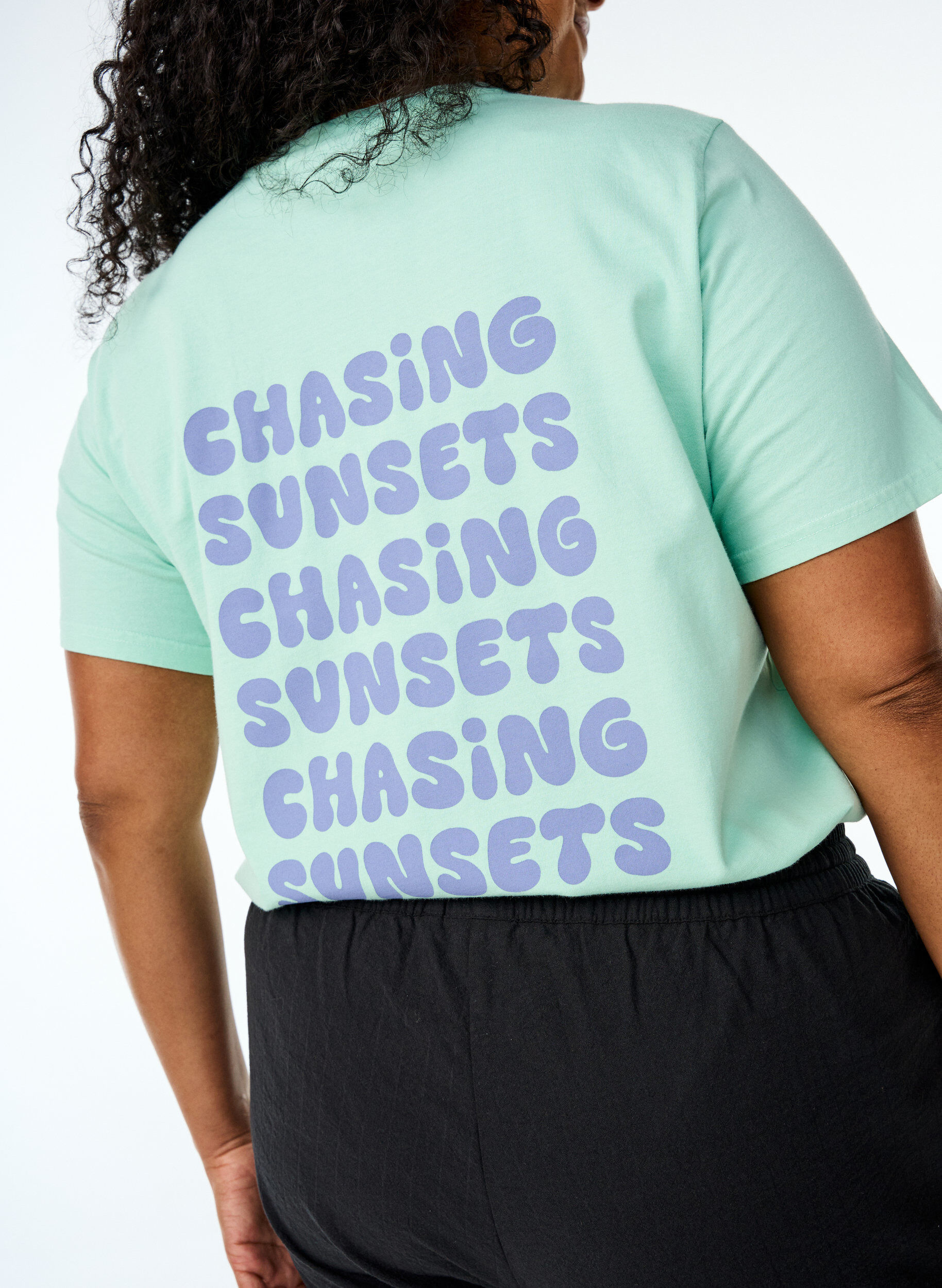 Zizzi T-shirt en coton biologique avec impression au dos, Vert clair, Model image number 3