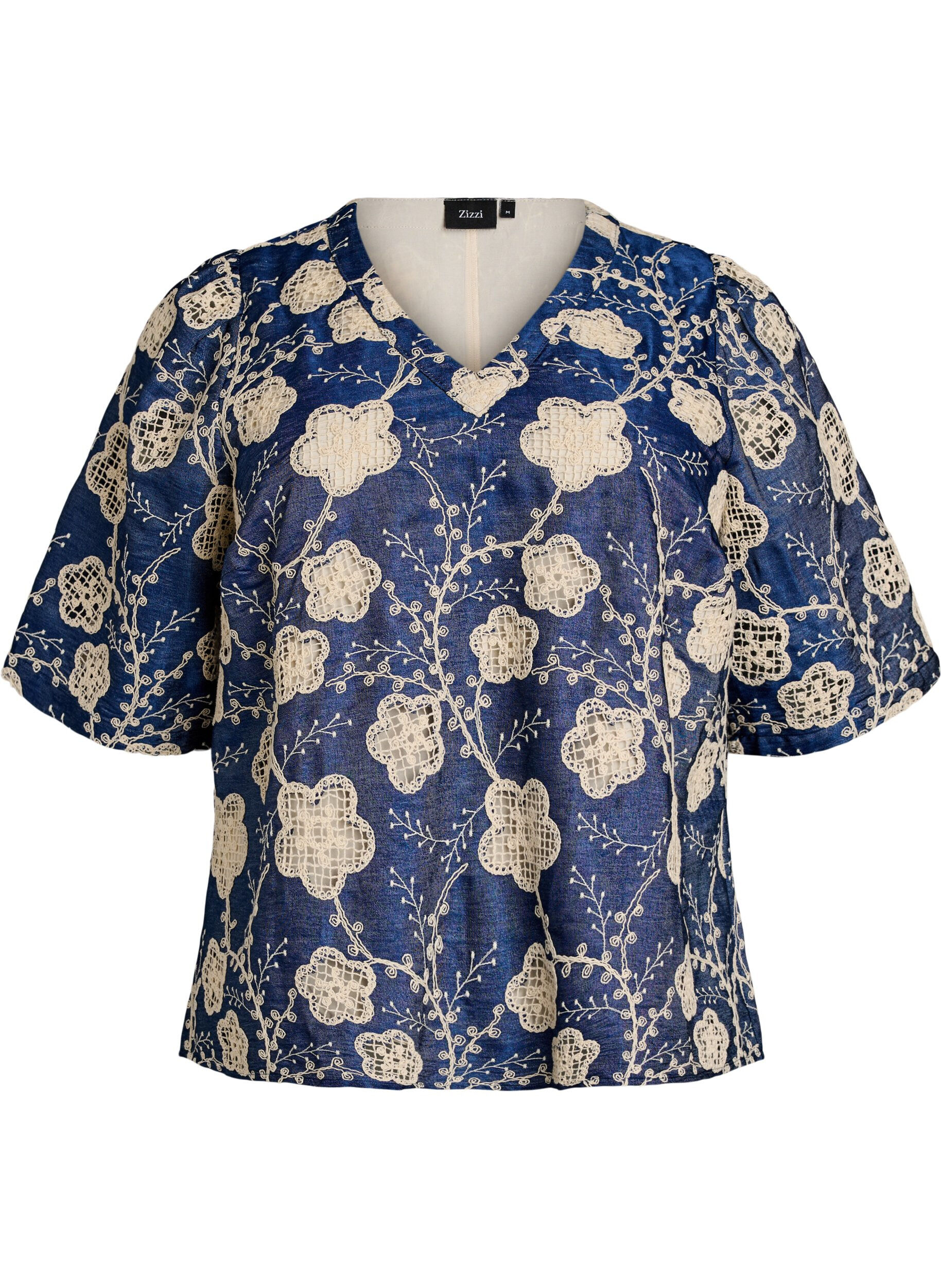 Zizzi Blouse avec col en V et motif brod&eacute;, Bleu, Packshot image number 0