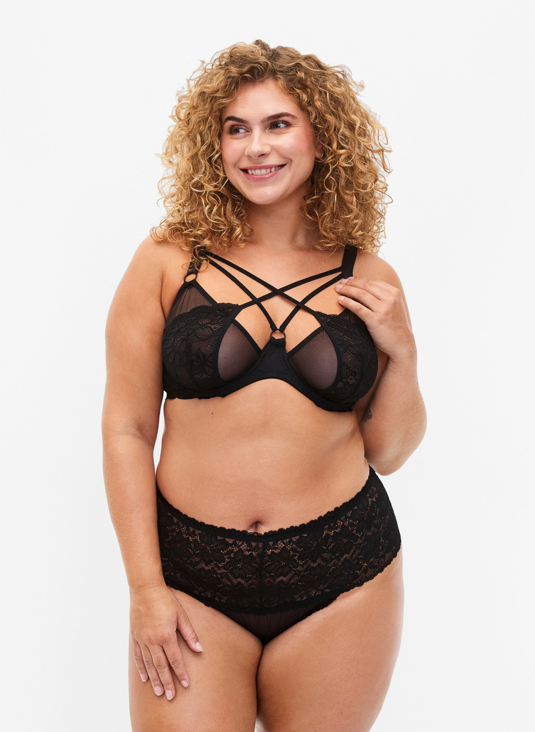 Zizzi String en dentelle ouvert avec taille r&eacute;guli&egrave;re, Black, Model image number 0